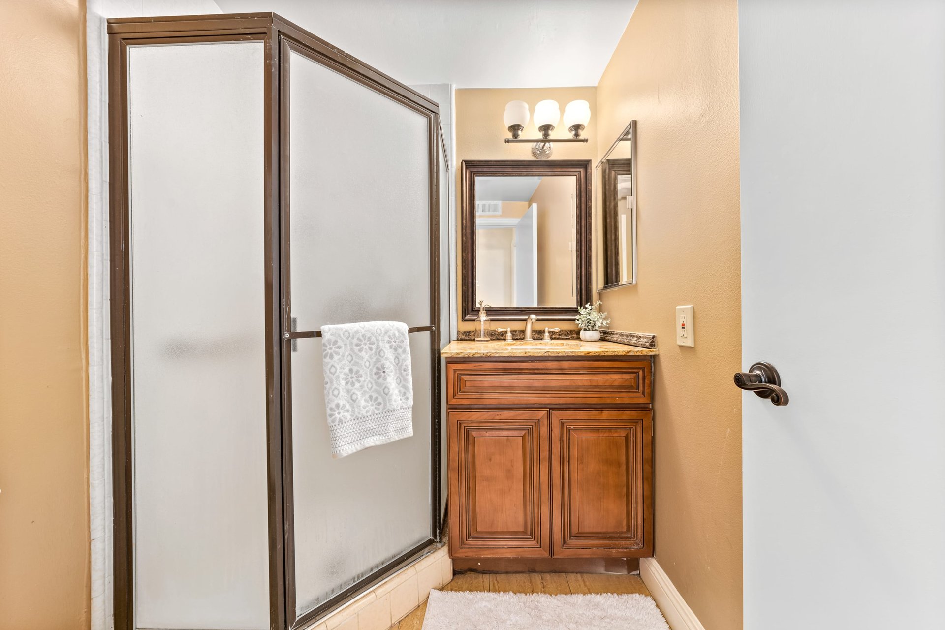 8712 Gregory Way #403, Pico-Robertson