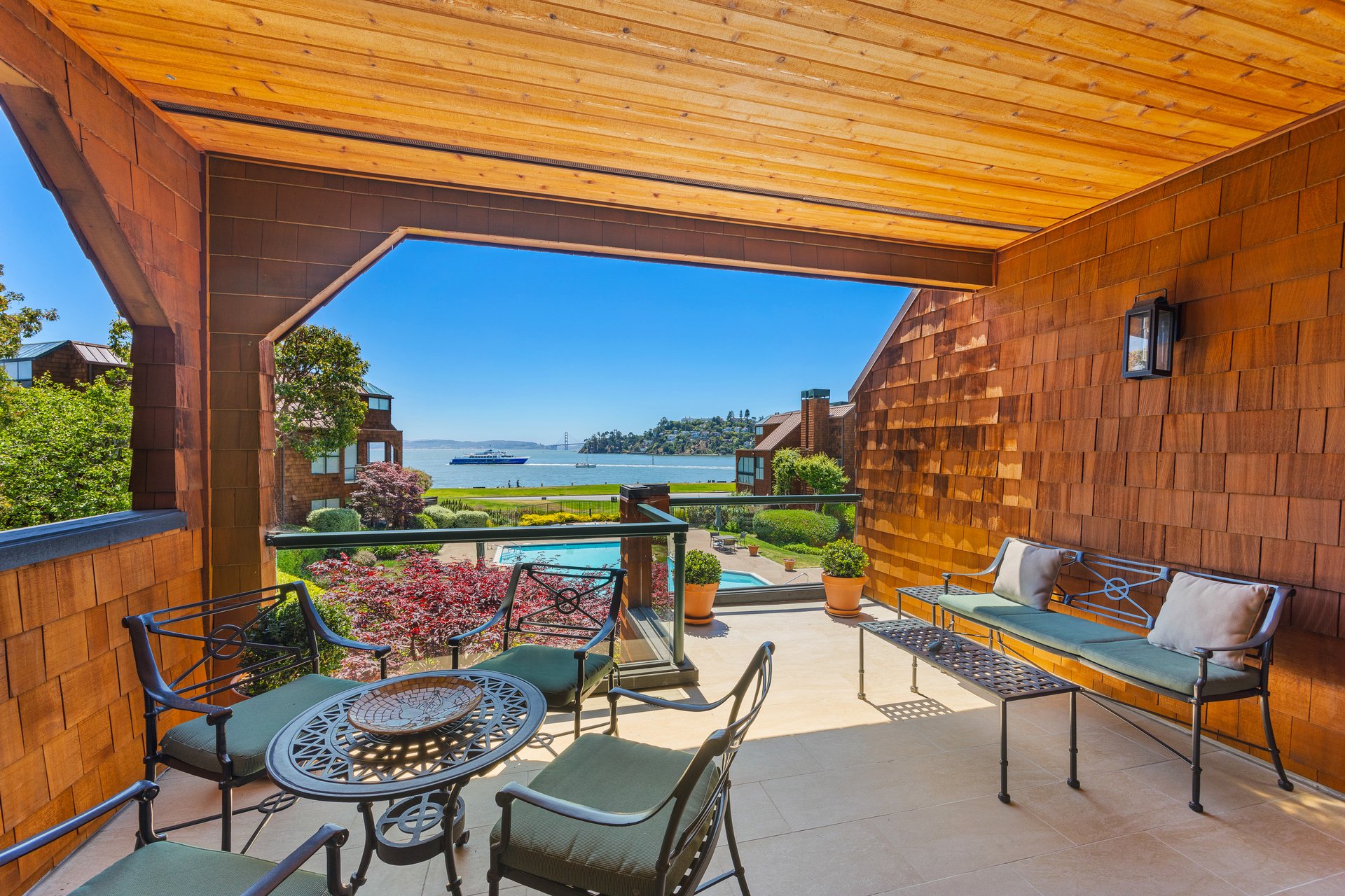 Luxury Condo with Sweeping Bay Views