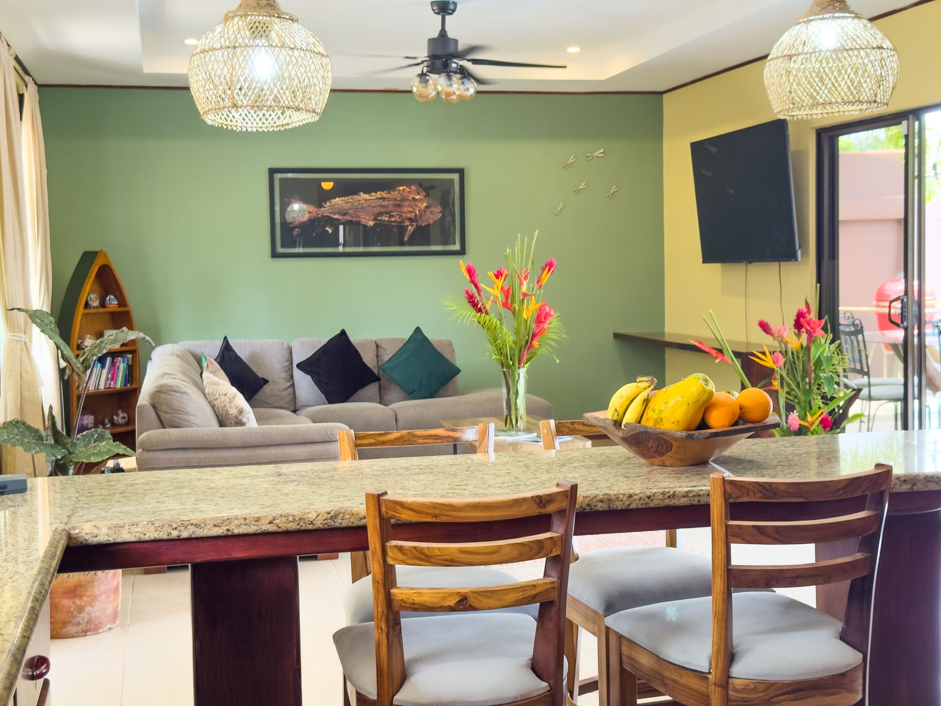 Naranjito corner lot house