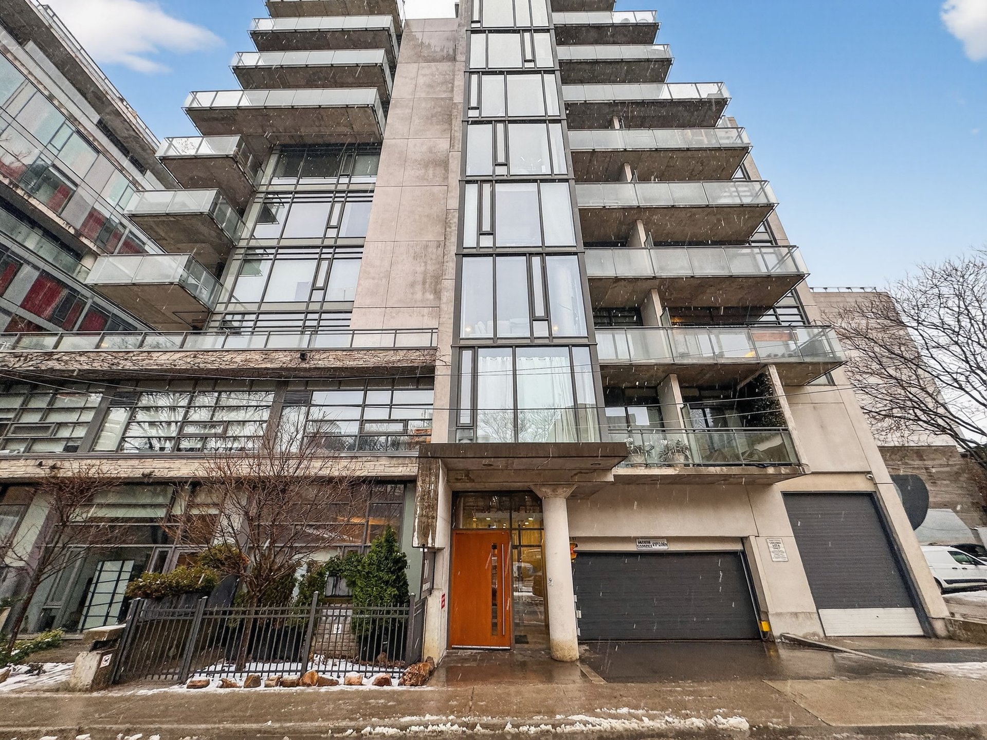  SOLD: In The Heart Of Vibrant King West