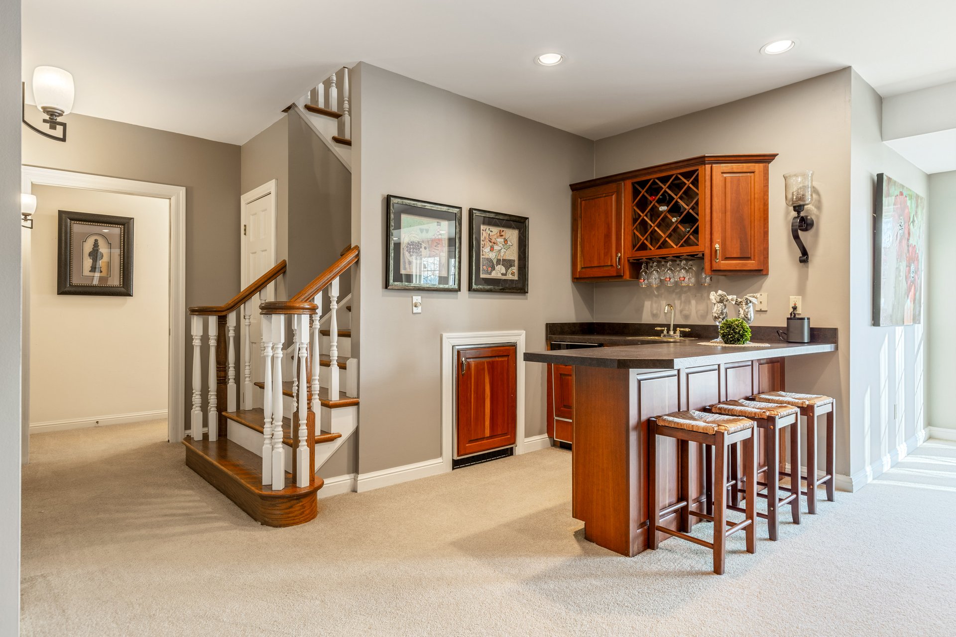 6 Whitmoor Court