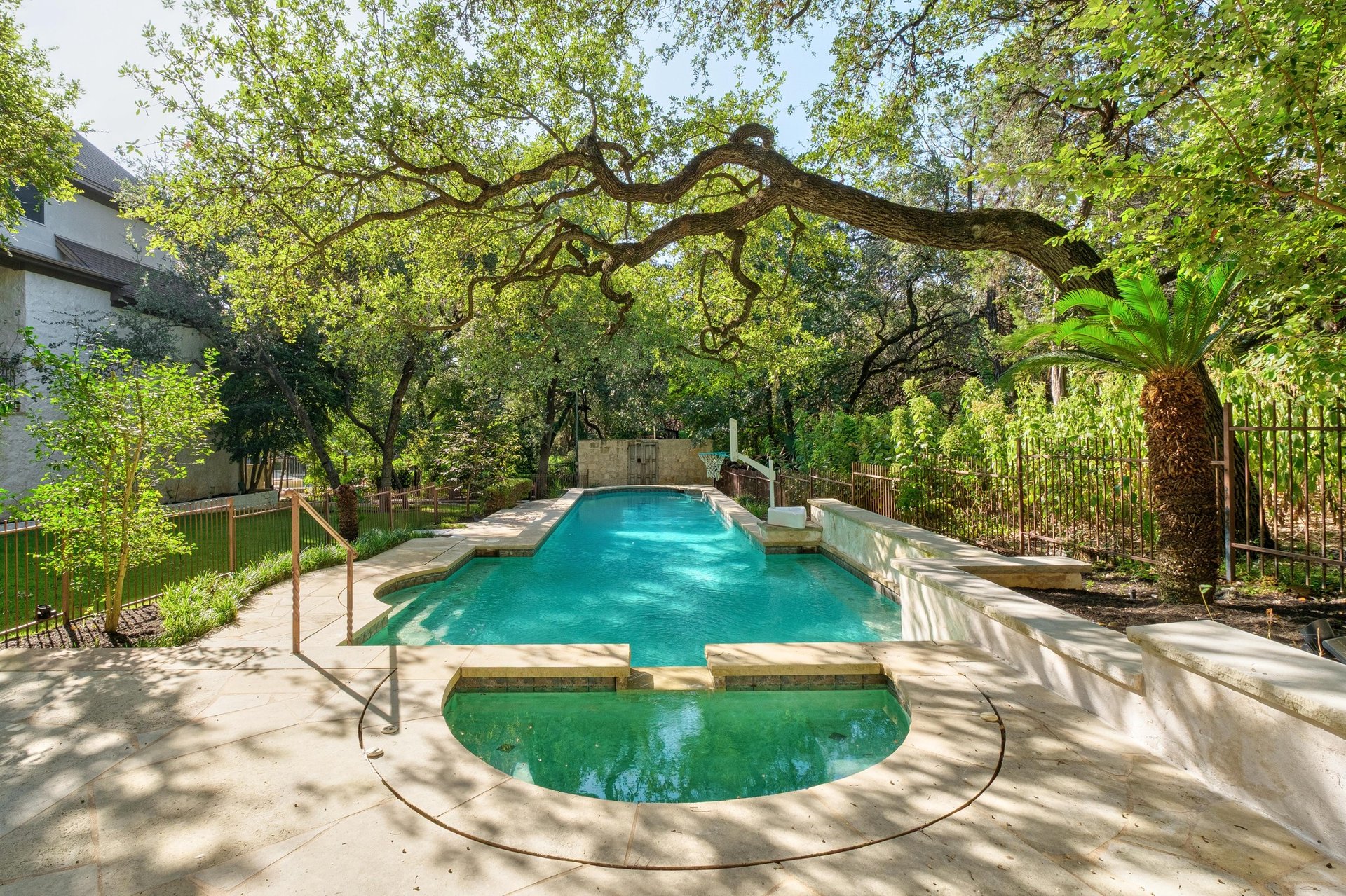 2900 Meandering River Court