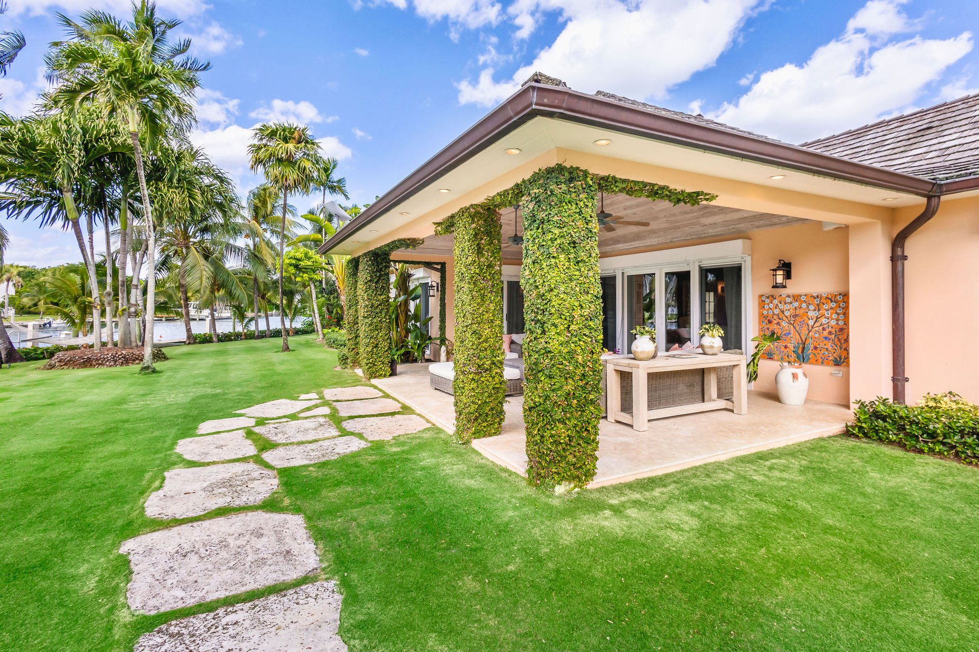 Sunswept, Lyford Cay