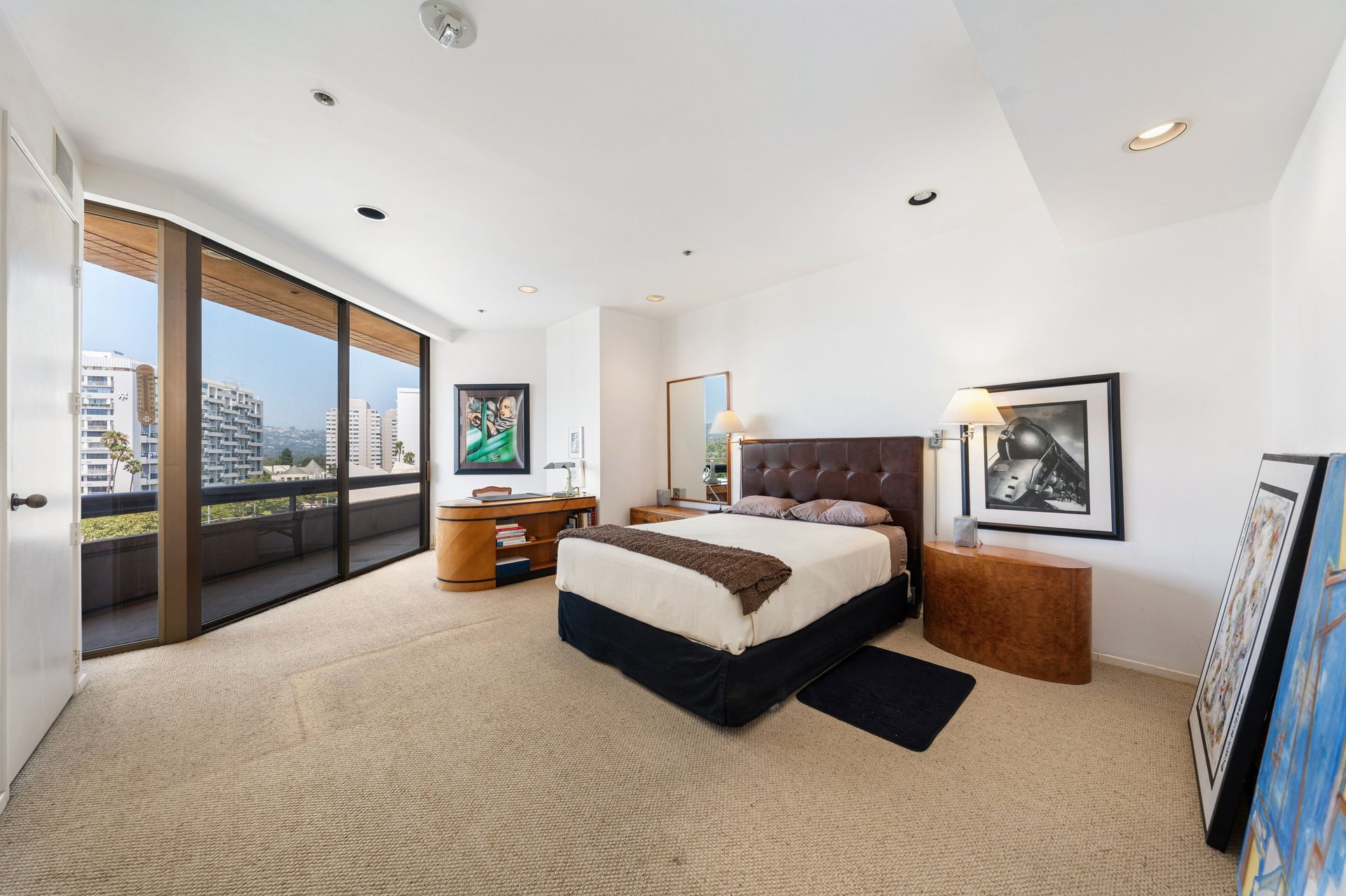 The Mirabella #802, Wilshire Corridor