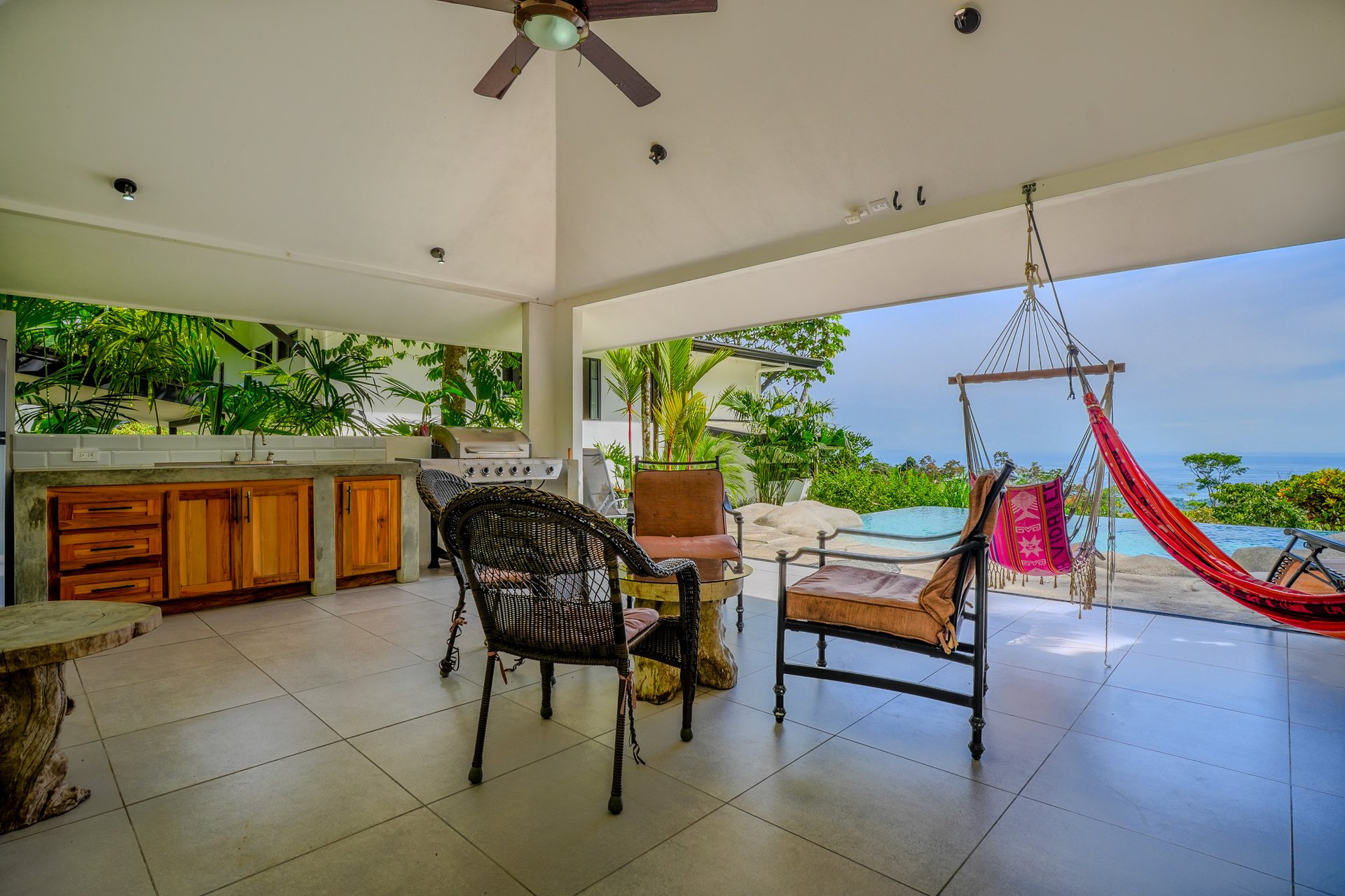 Casa La Roca, Whale's Tail 3 Bedroom Home In Uvita!