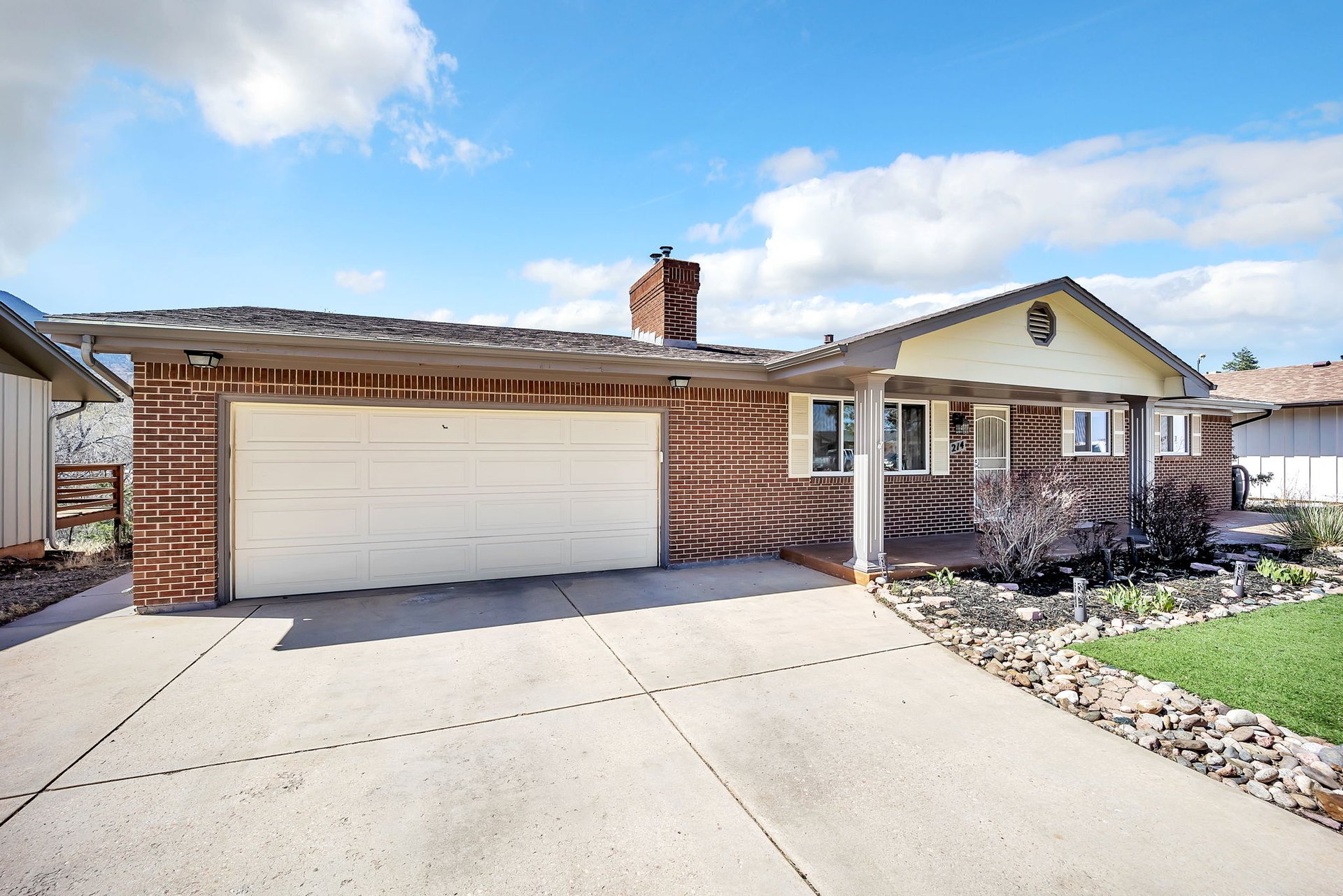 214 Crystal Hills Boulevard