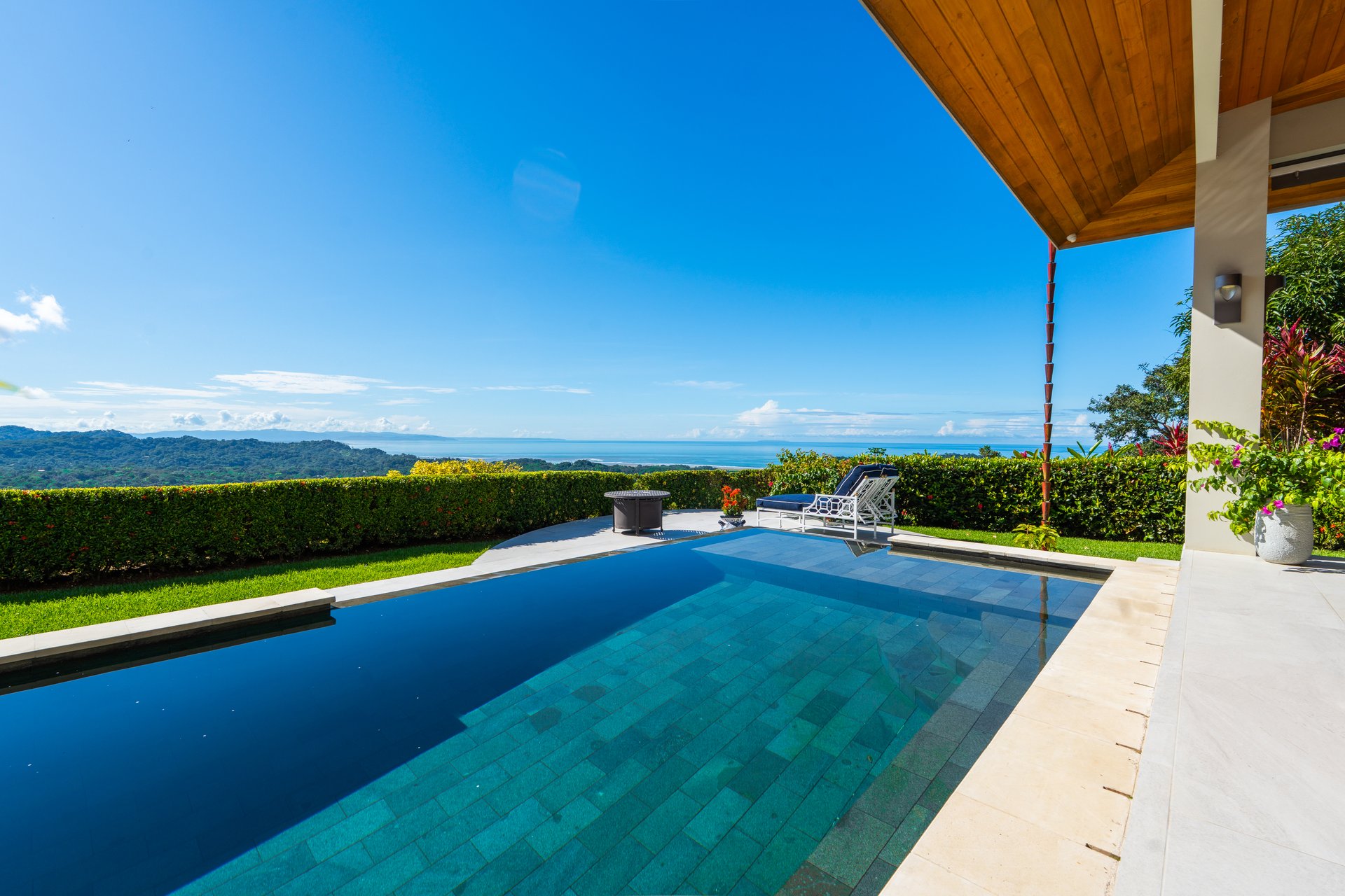 Blue Horizon – luxury ocean-view home in Ojochal, Costa Rica