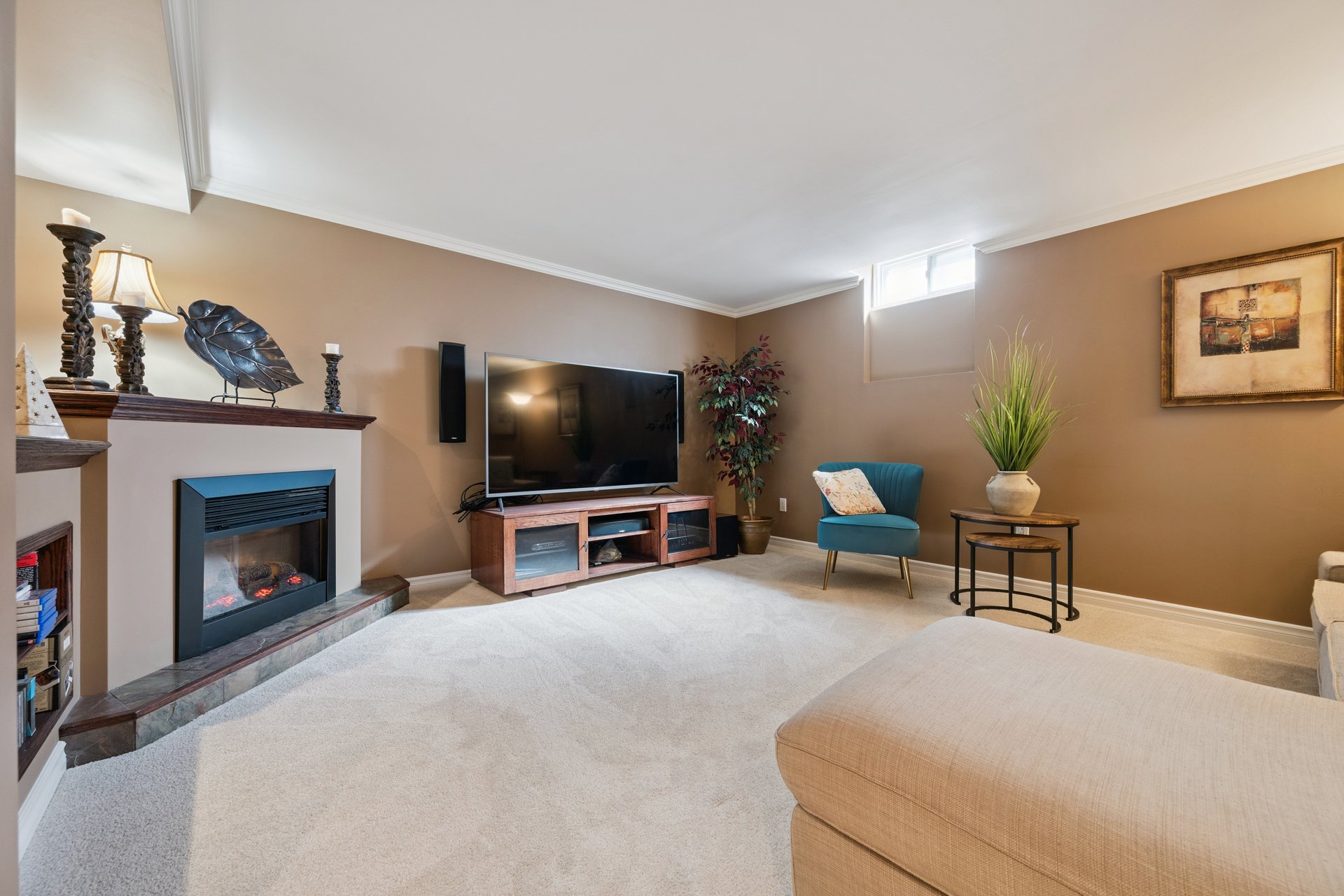 250 Mccraney Street W