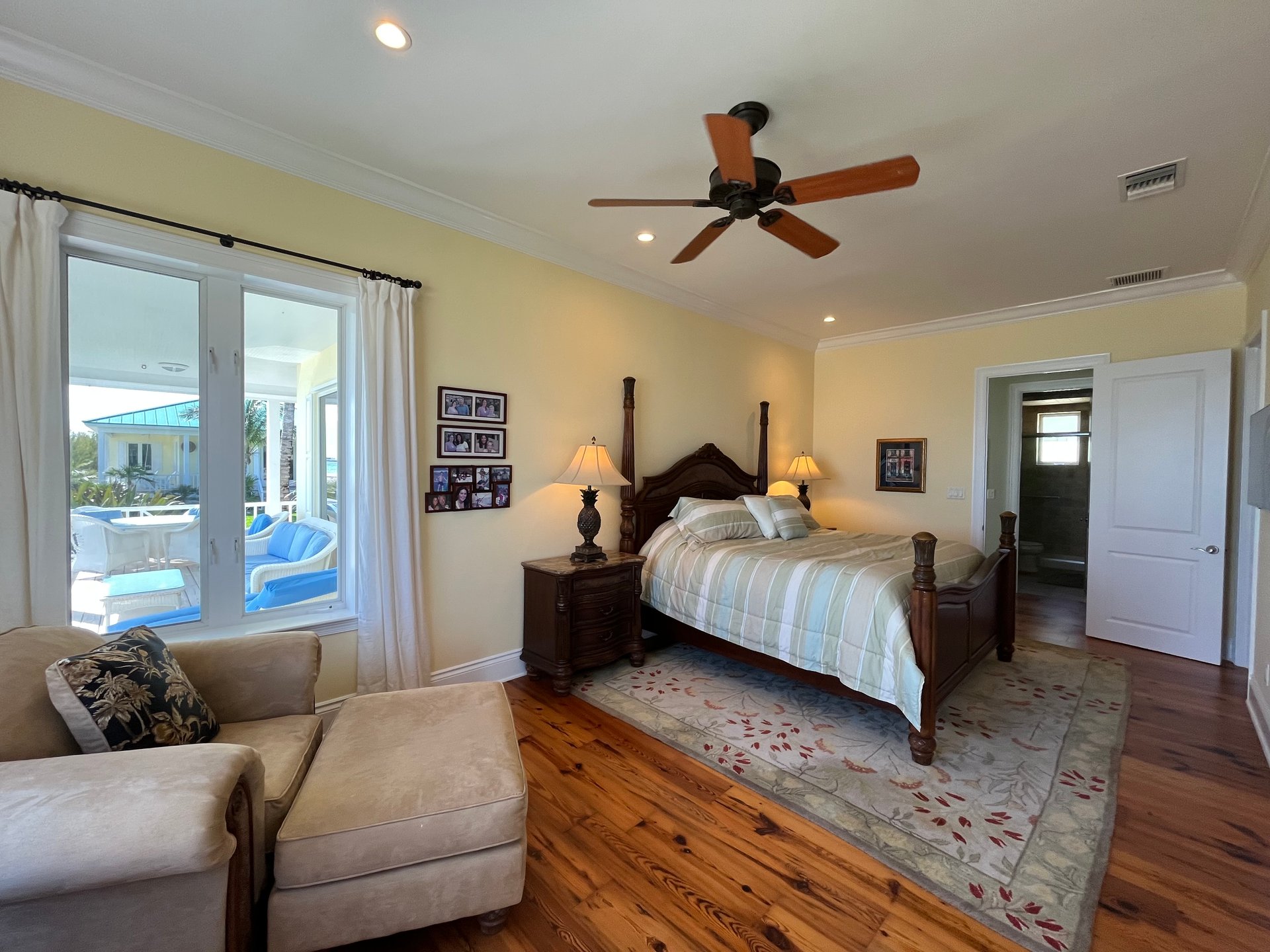 #10 The Cottages