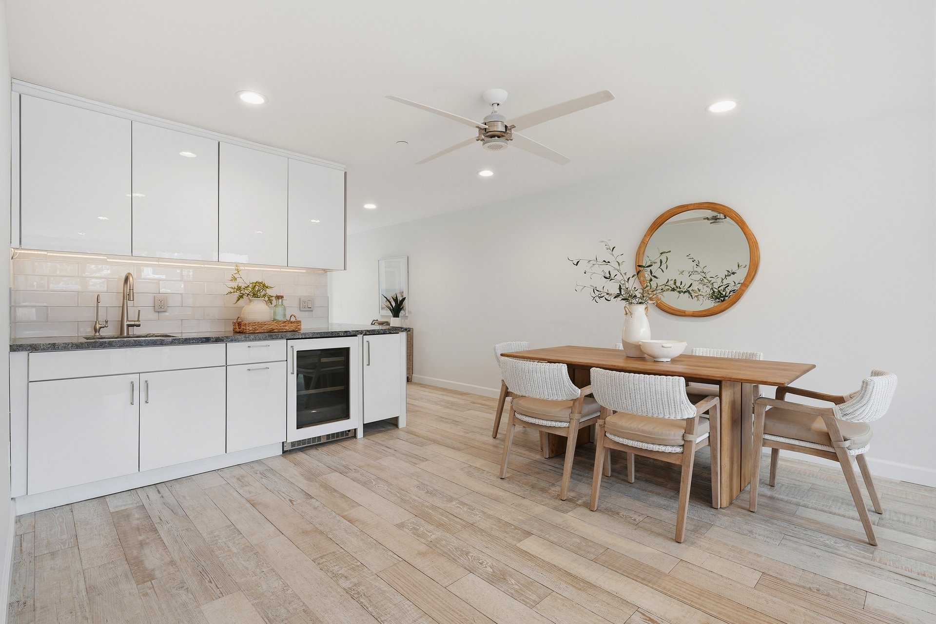 419 E Balboa