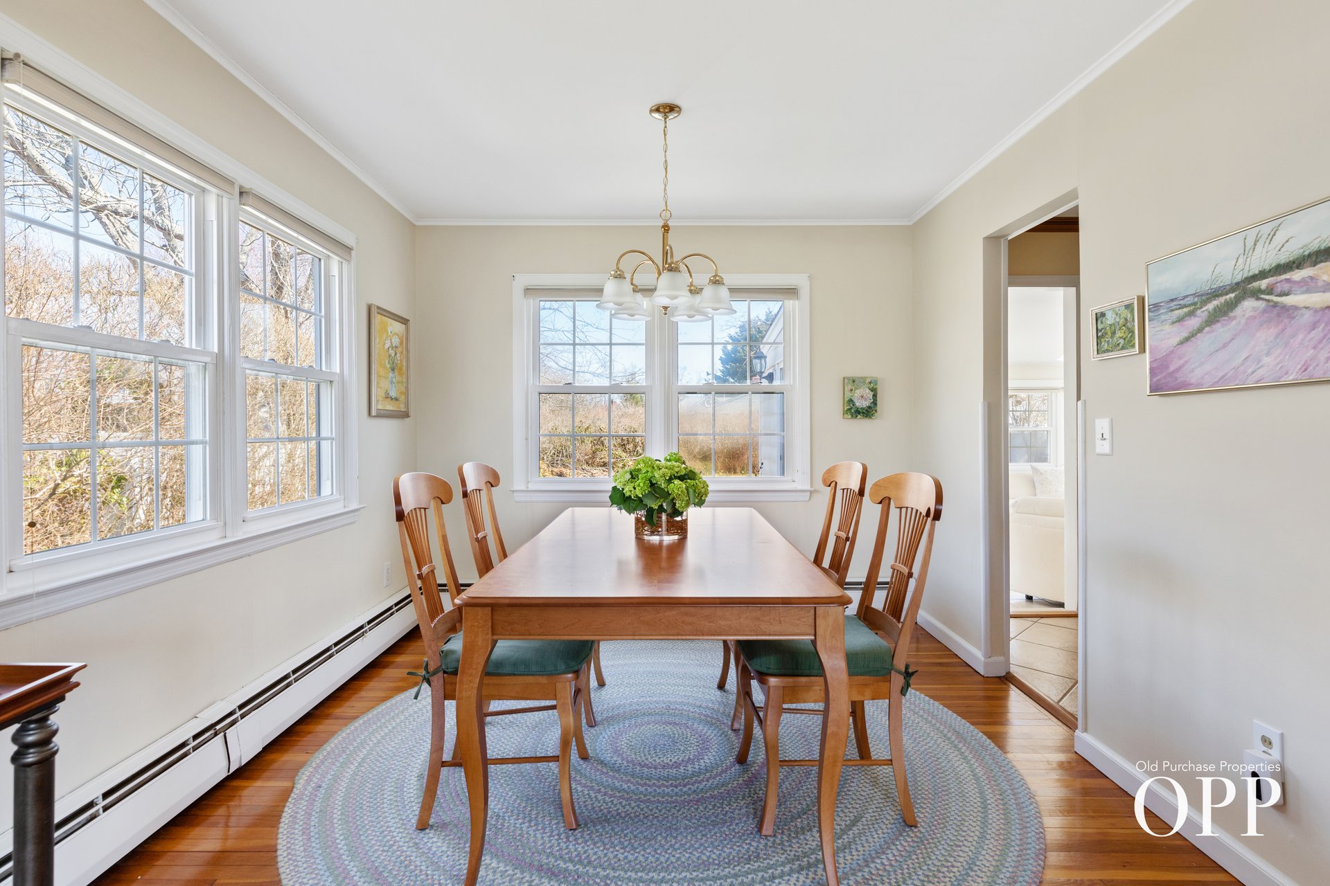 WELL-MAINTAINED RANCH CLOSE TO EVERYTHING