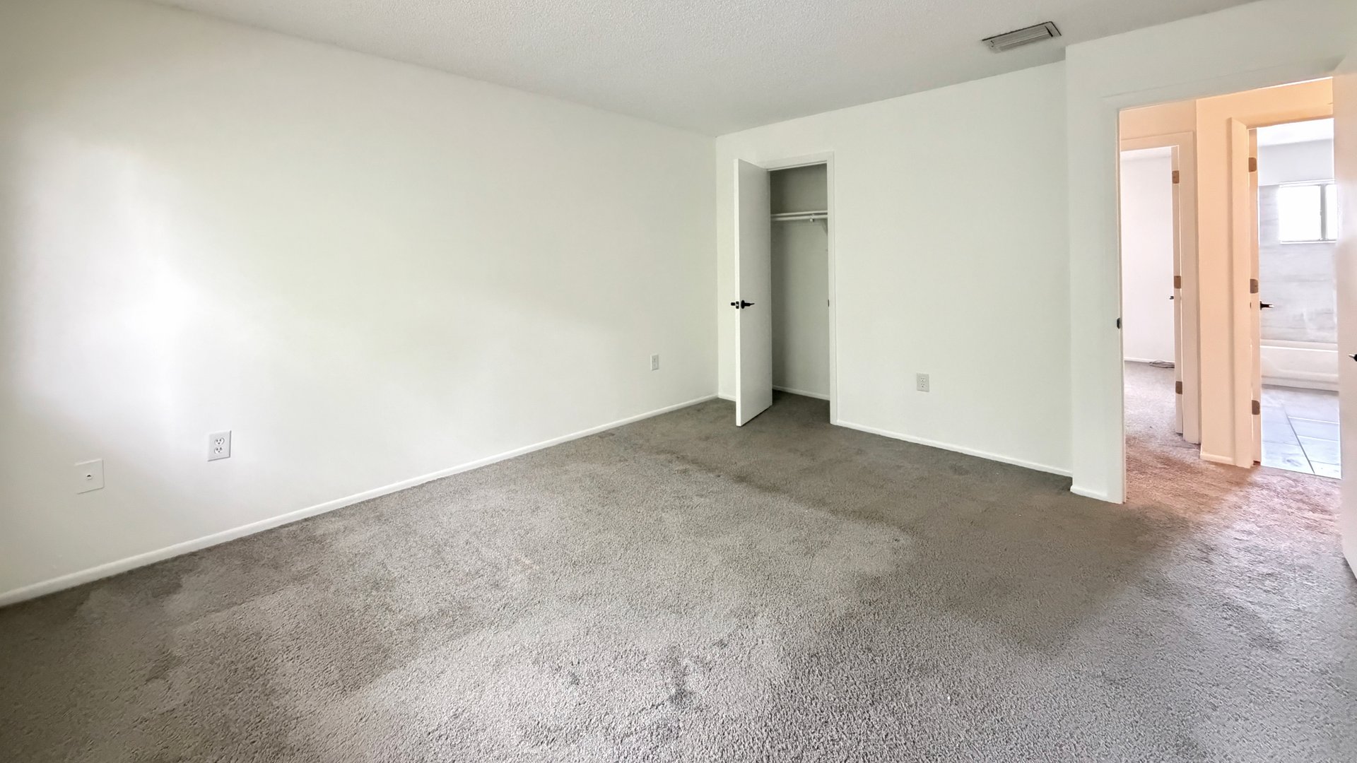 Lake Baldwin Area 2-Bedroom Townhouse for Lease