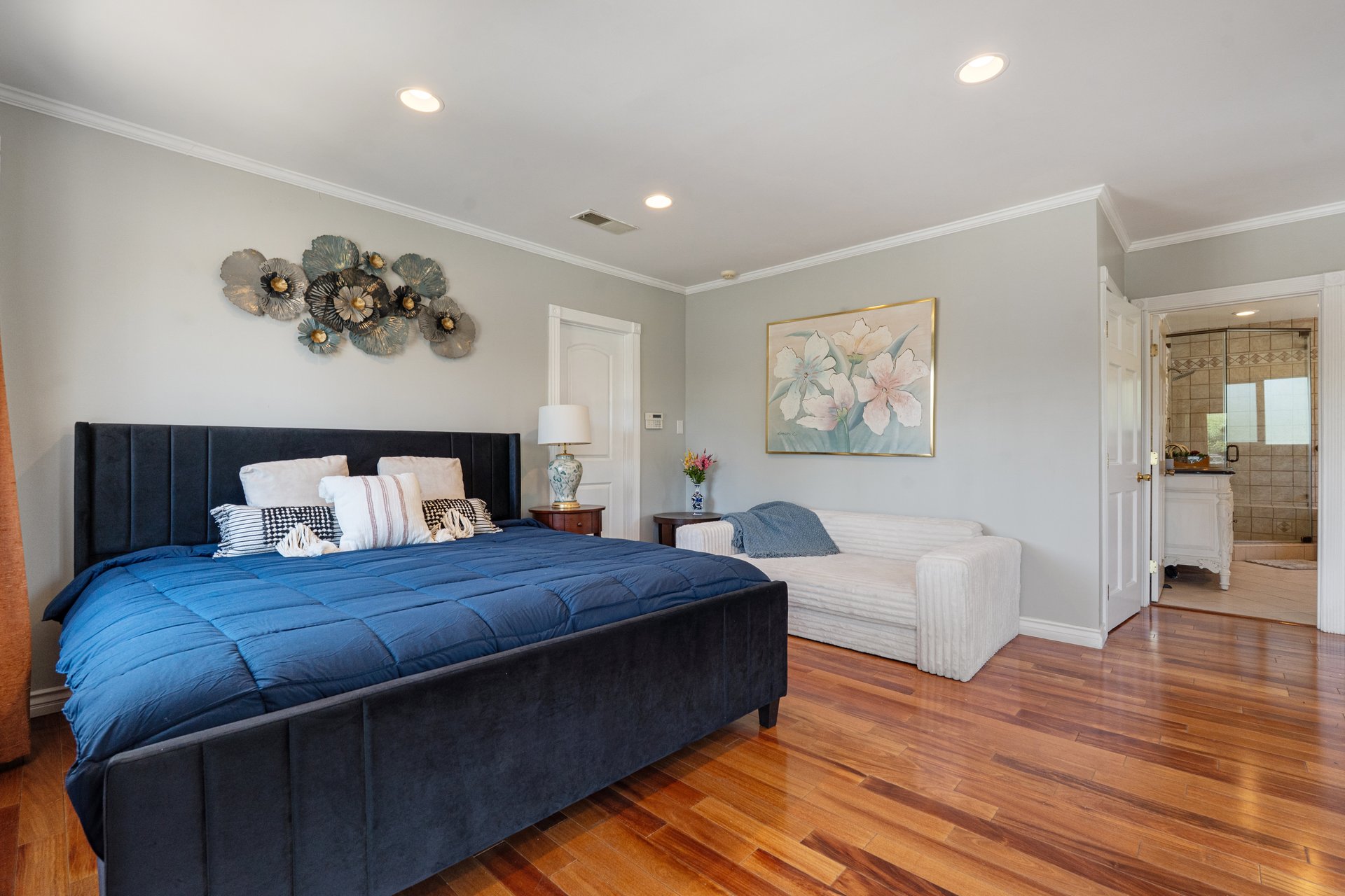 790 N El Molino Ave