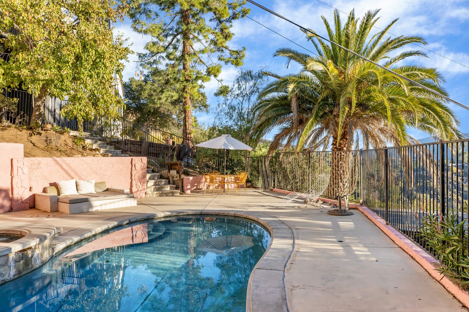 22878 Portage Circle Dr