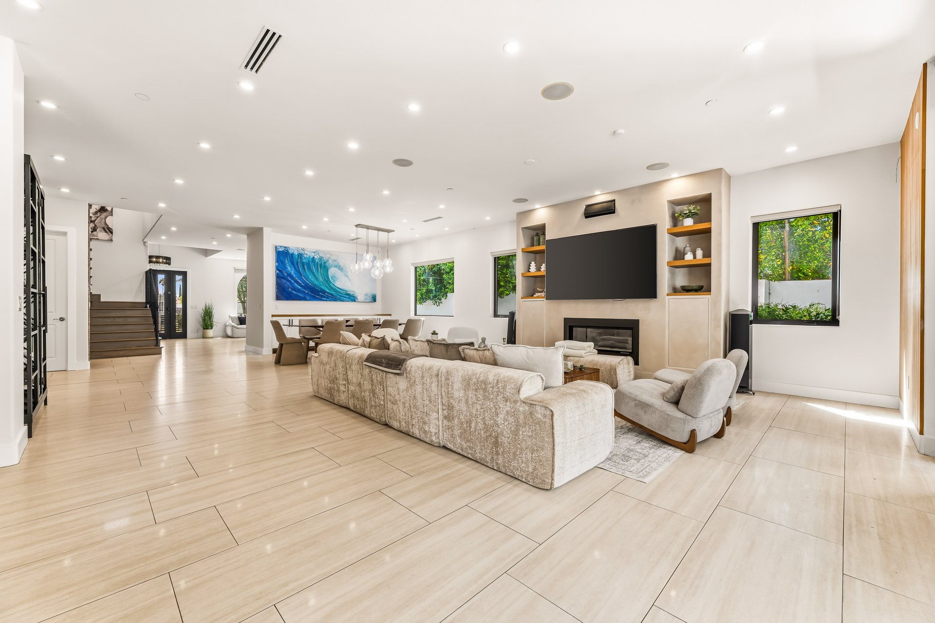 Hesperia Ave, 91316