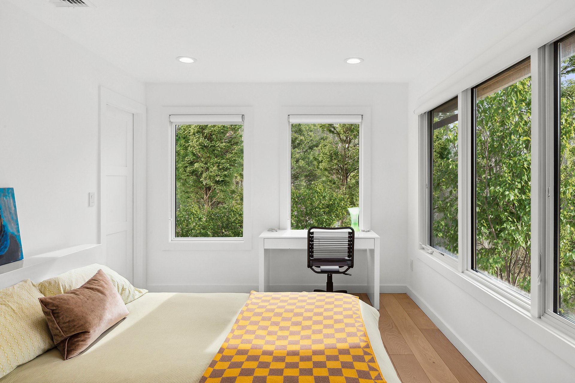 Expertly Re-Imagined Mid-Century Retreat in Sag Serene