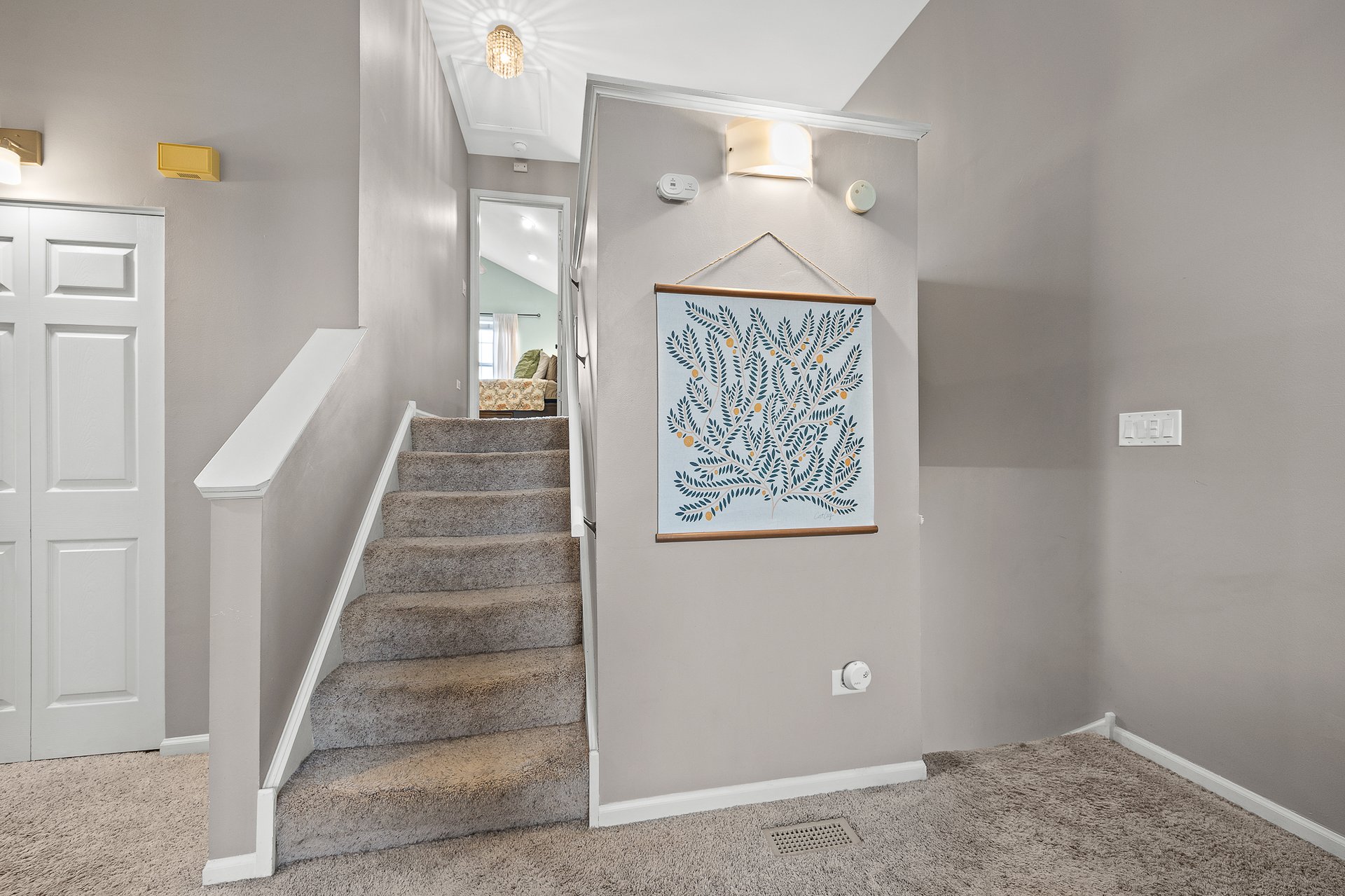 347 Gladstone Ln