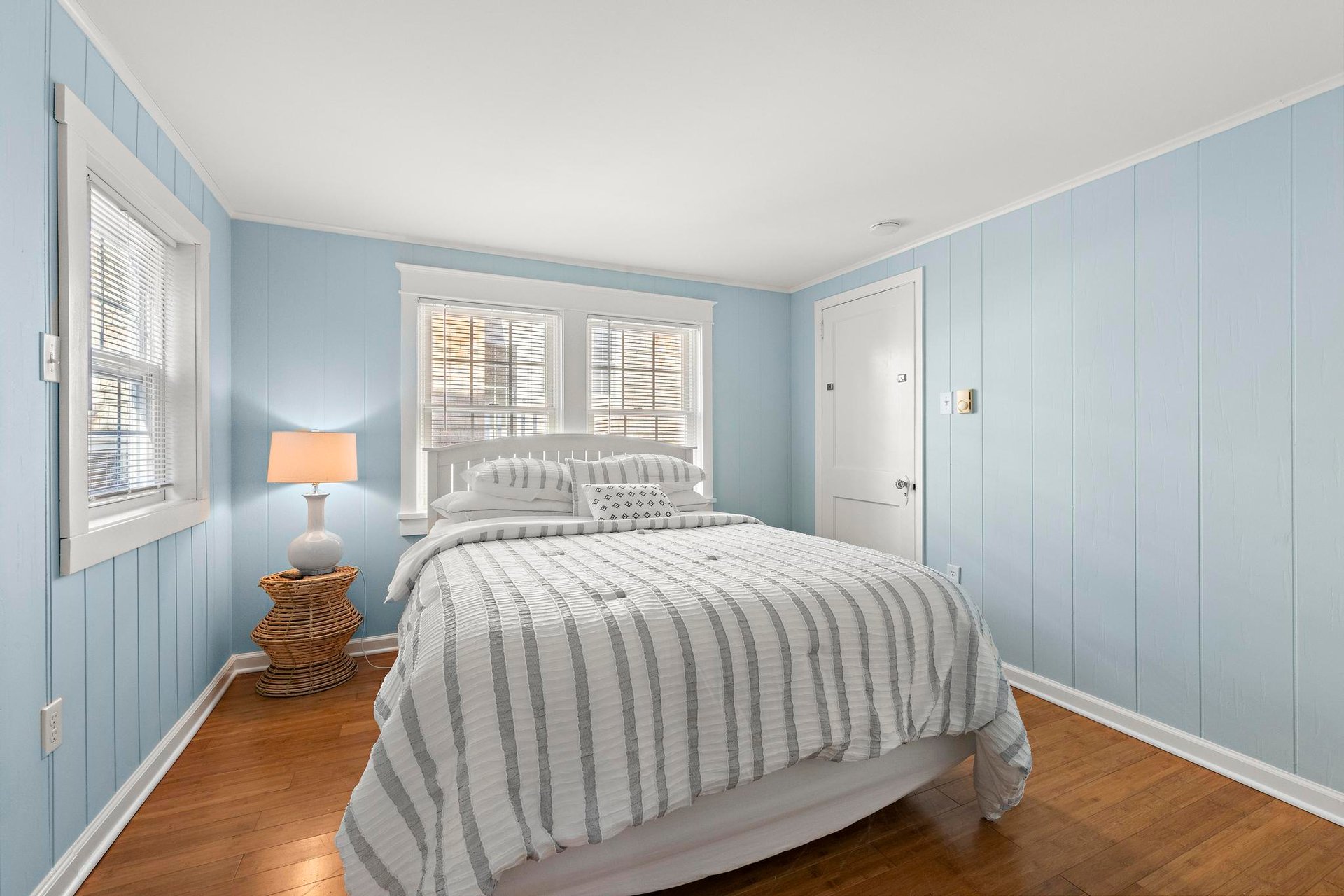 112 8th Street Beach Haven w/Cottage