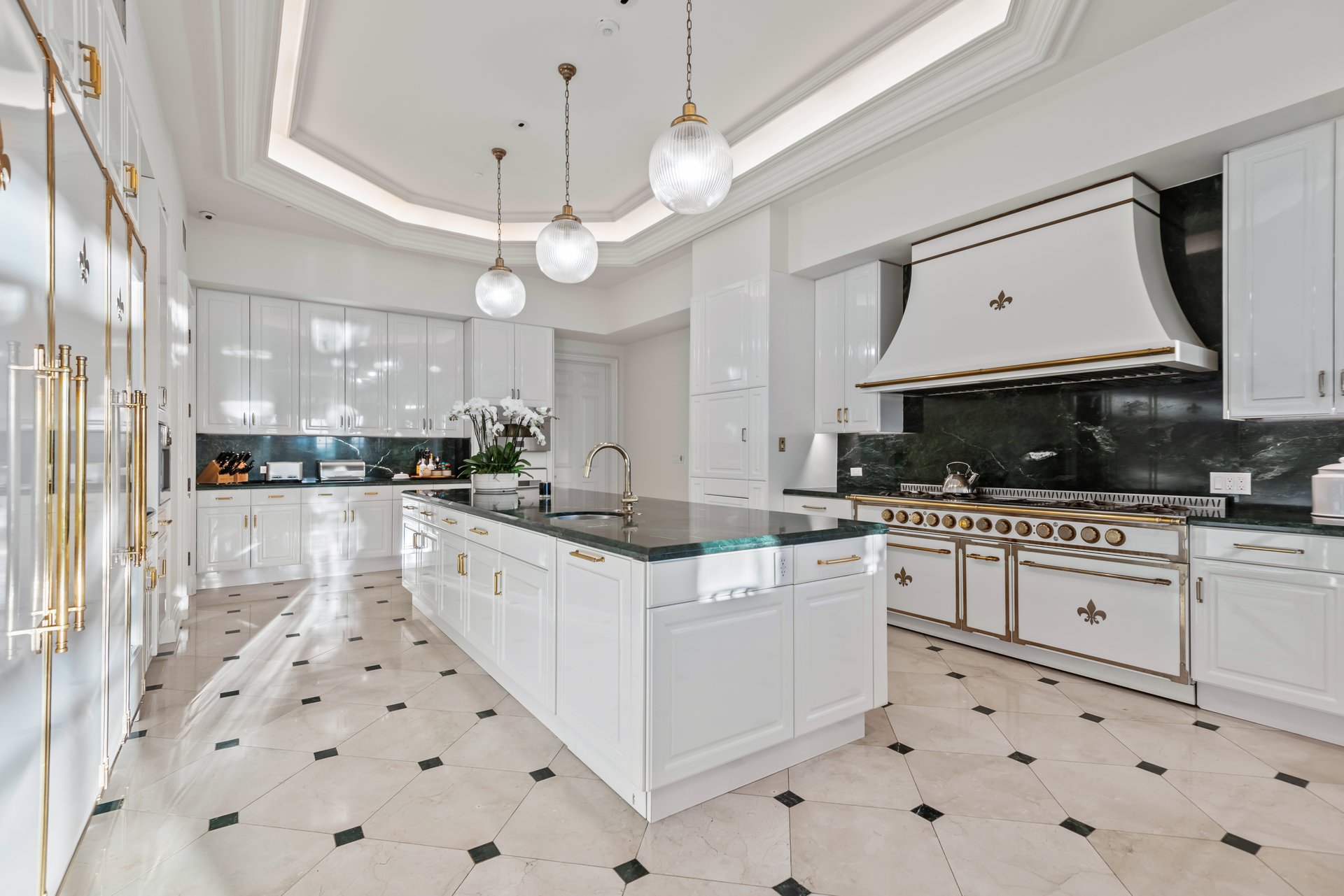 996 Vista Ridge Lane