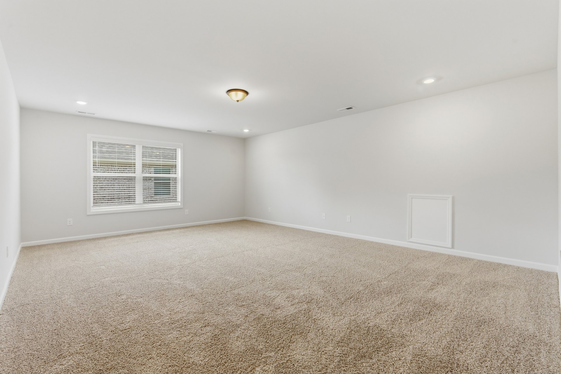 New Market New Build! Move-In Special!