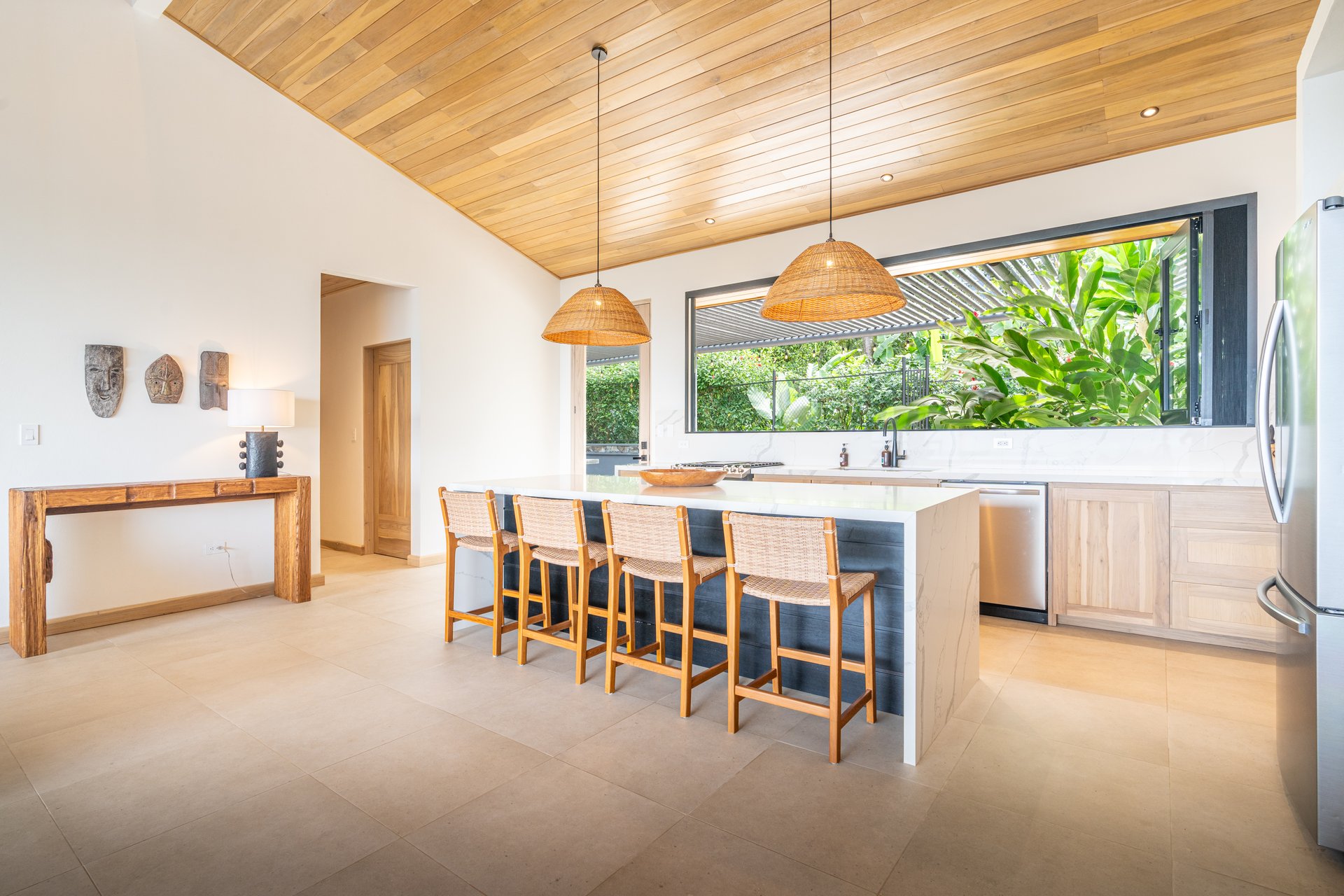 Casa Amarilla – Oceanview Luxury Meets Sustainable Living in Tres Rios