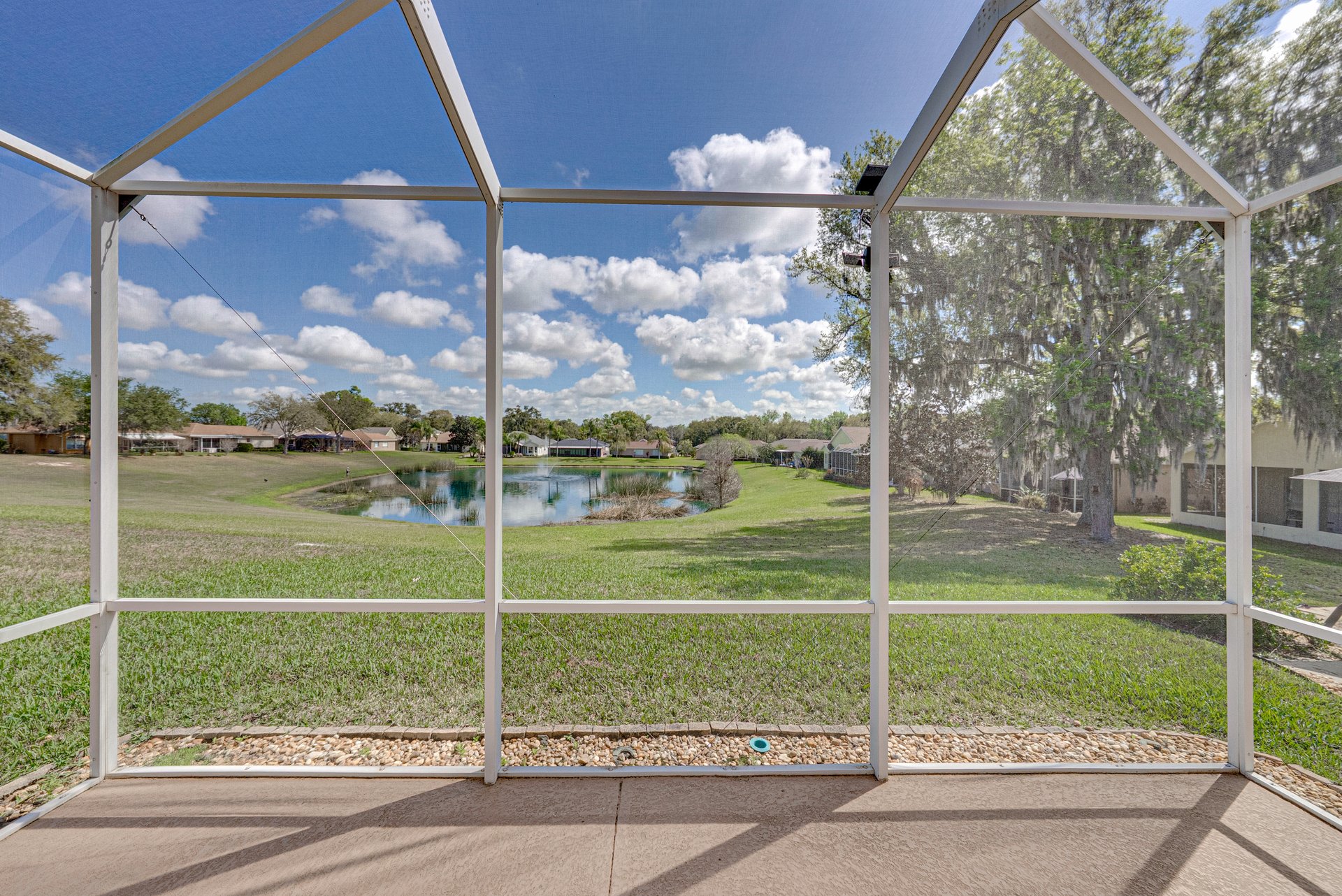 12231 WOODLANDS CIR