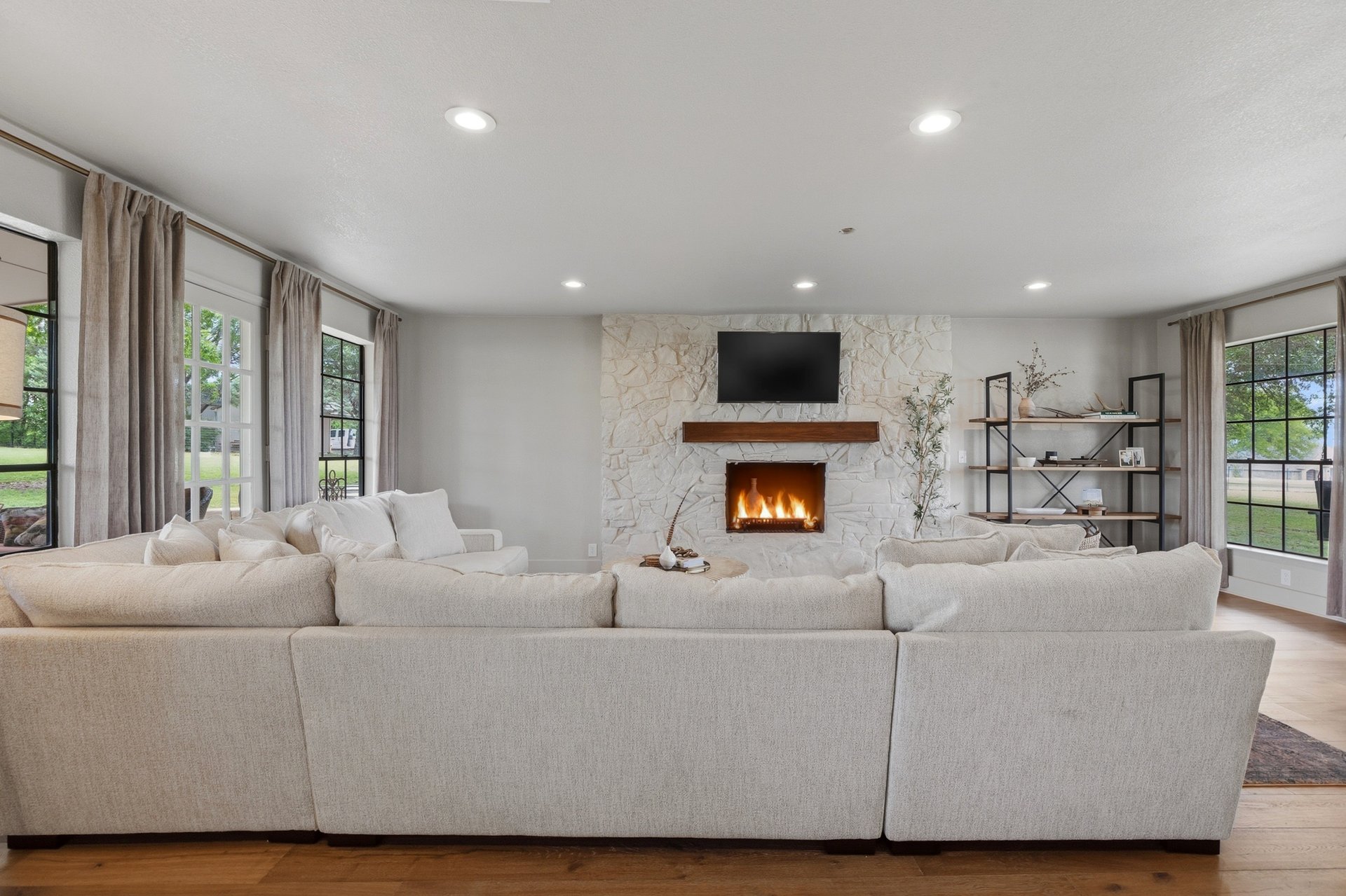 Acreage, Updated, All Near All Saints Episcopal School