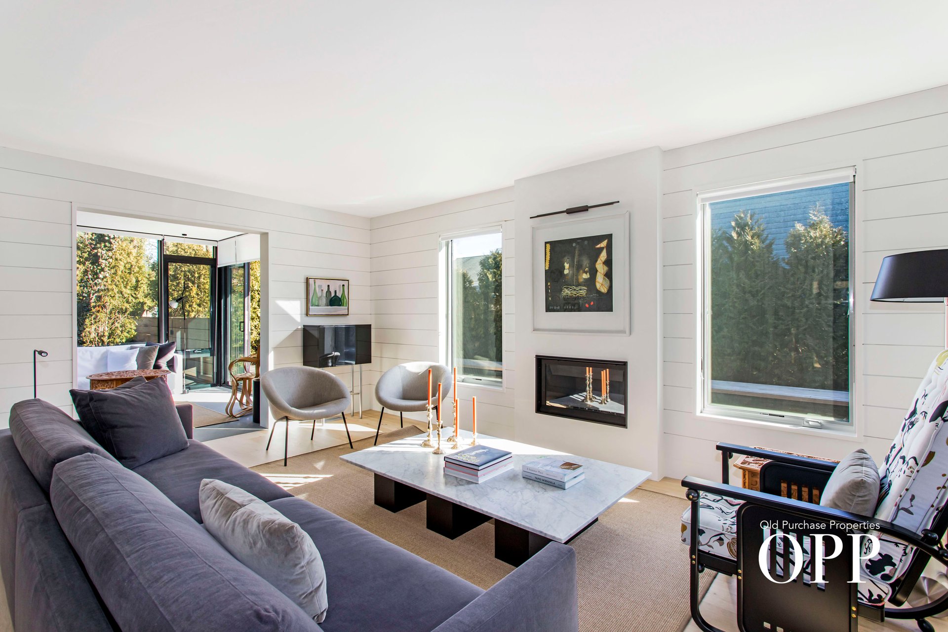 A PRISTINE HOME CLOSE TO EVERYTHING