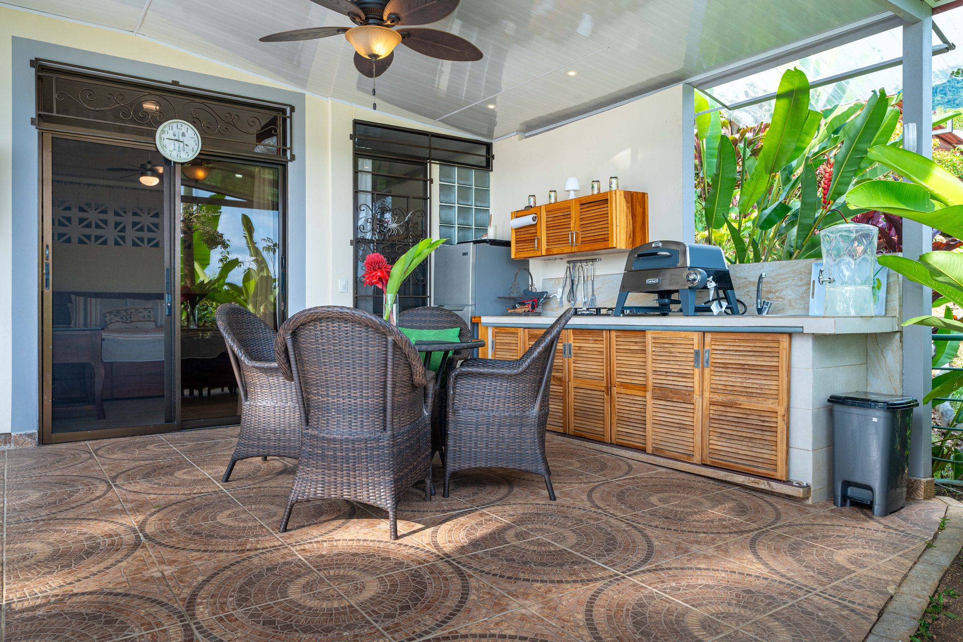 Expansive Ocean Views, Central Ojochal - 3 bed, 3 bath!