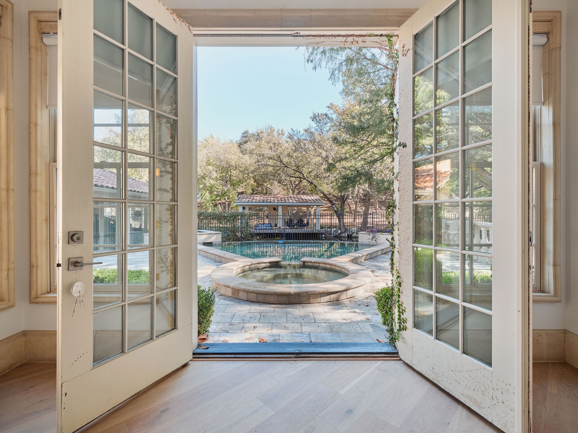 4511 Island Cove