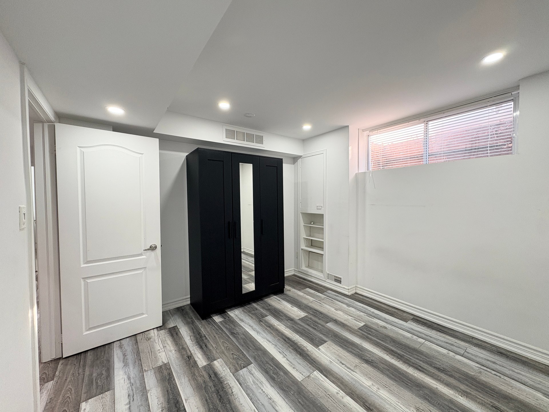8 Ravencliff Crescent