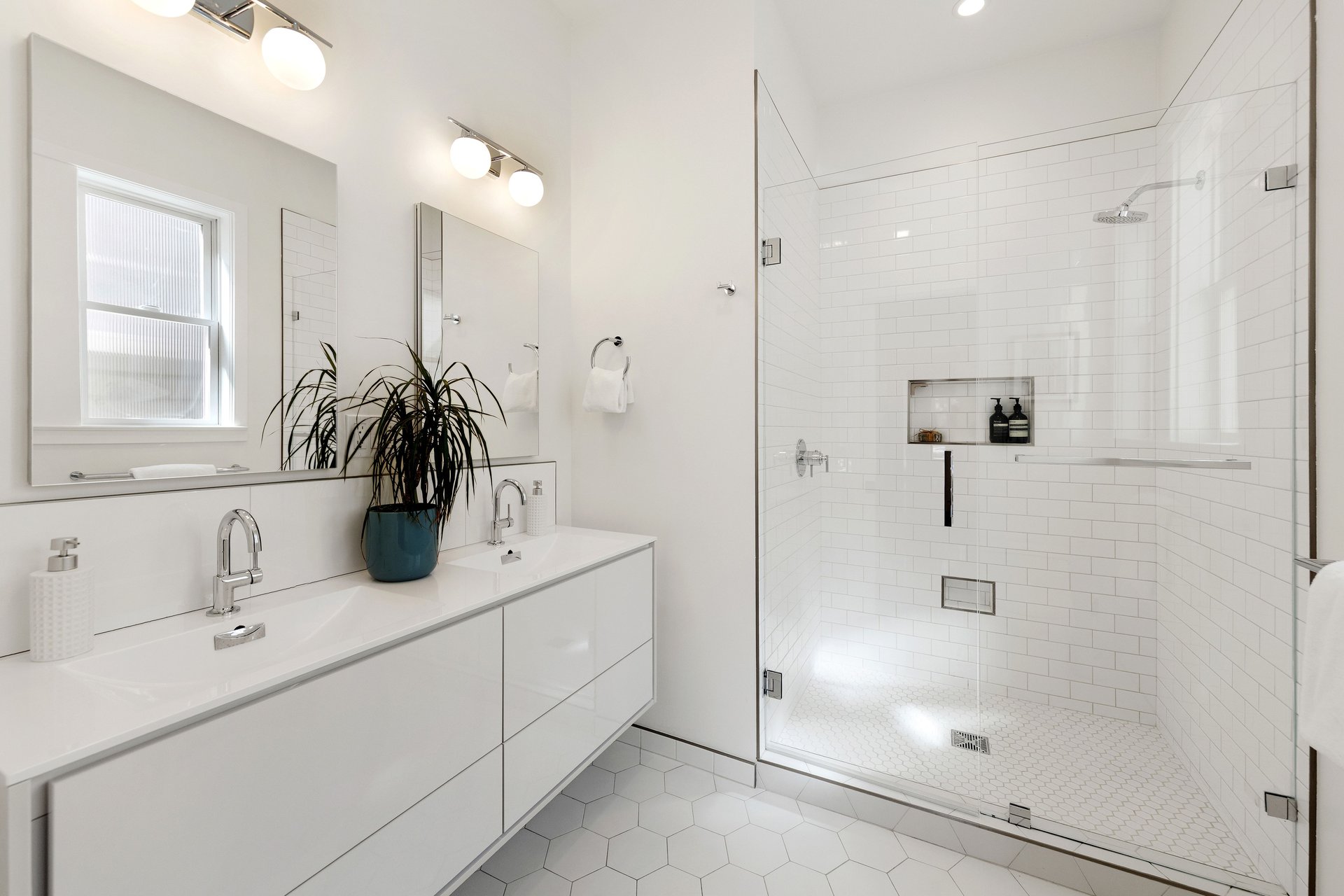 Top-Floor Edwardian In The Castro