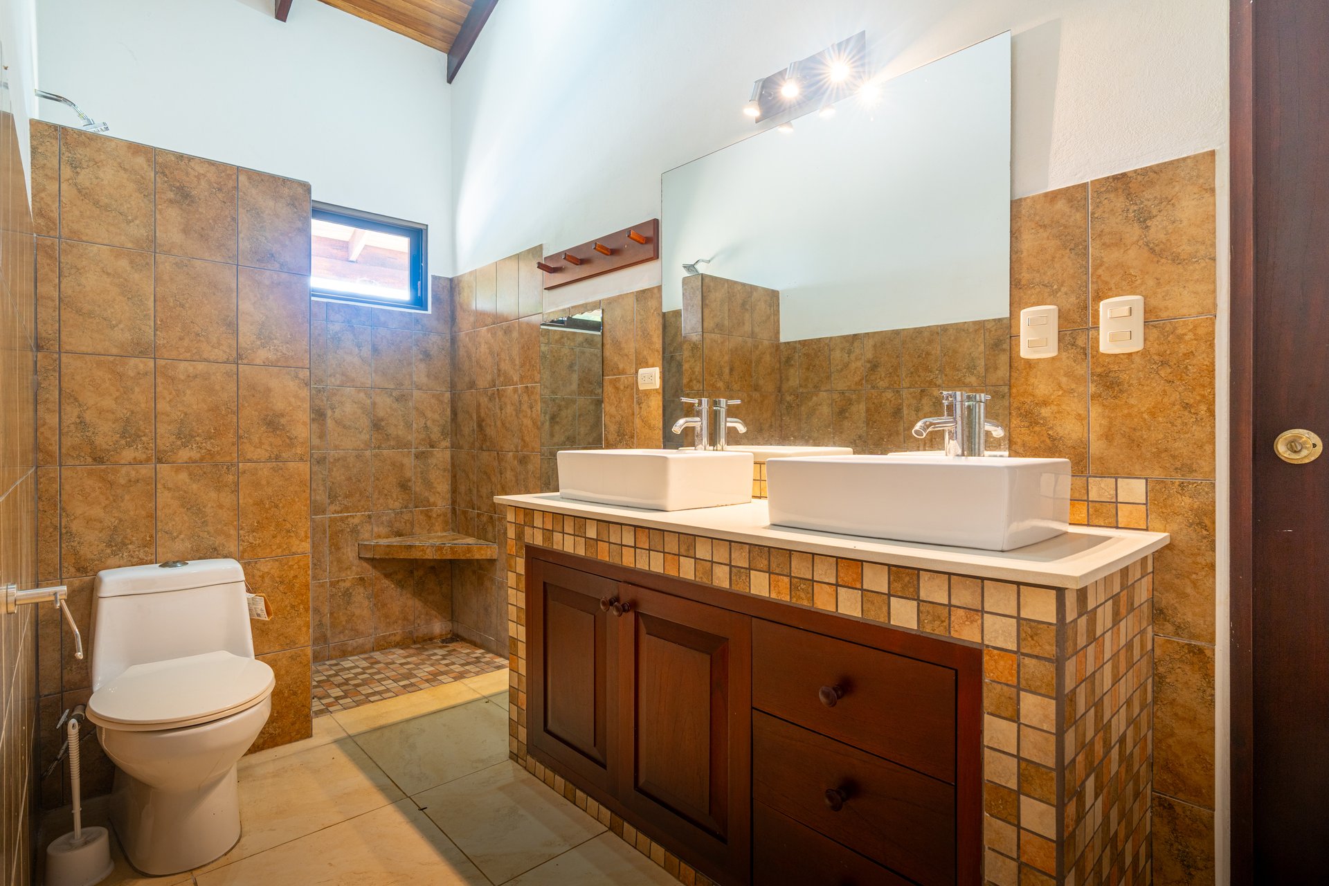 3 Bedroom home in Cinco Ventanas with Incredible Ocean View!