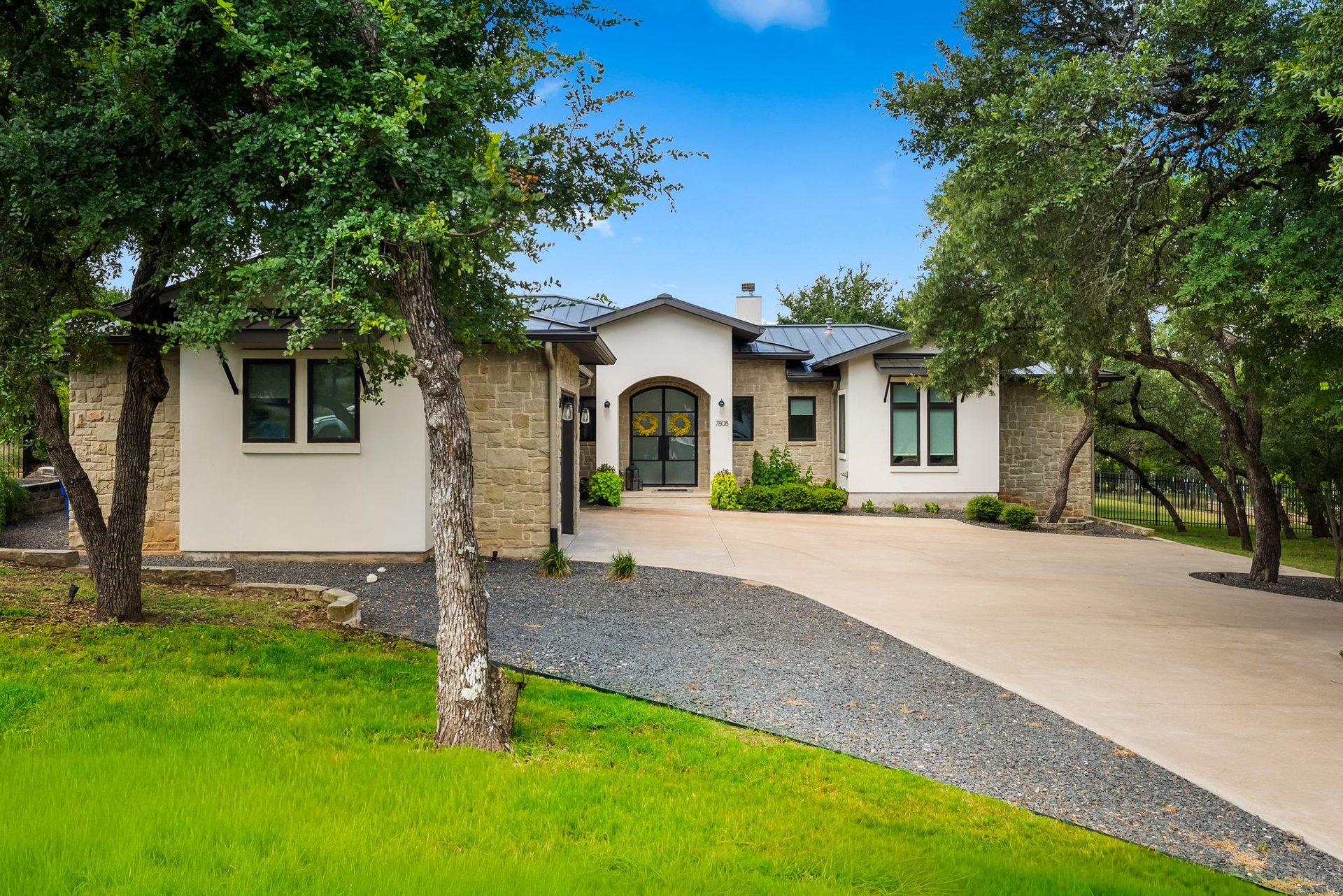 7808 Regolizia Cove