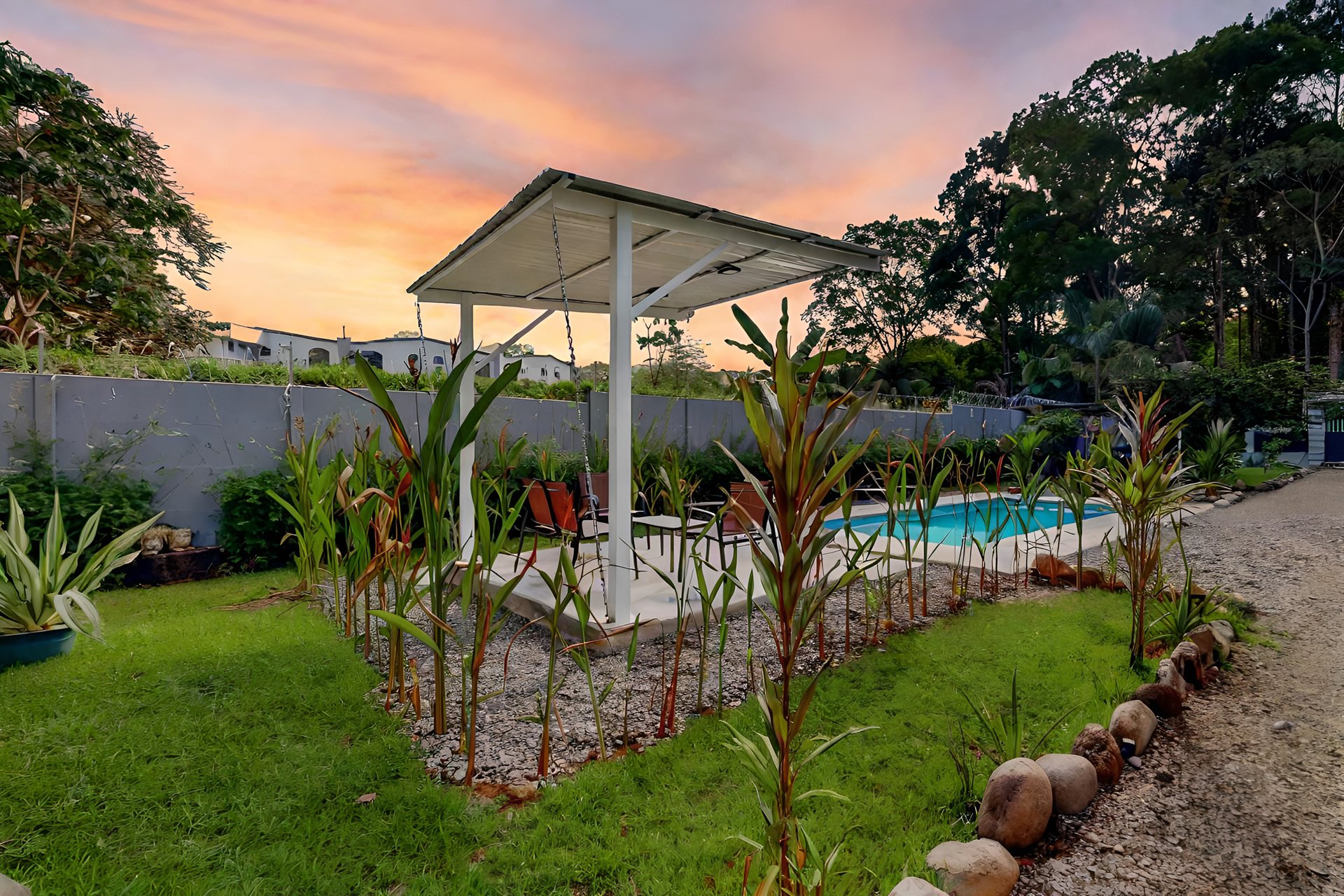 Tropical 3-Cabin Home with Pool and Gardens in the Heart of Uvita