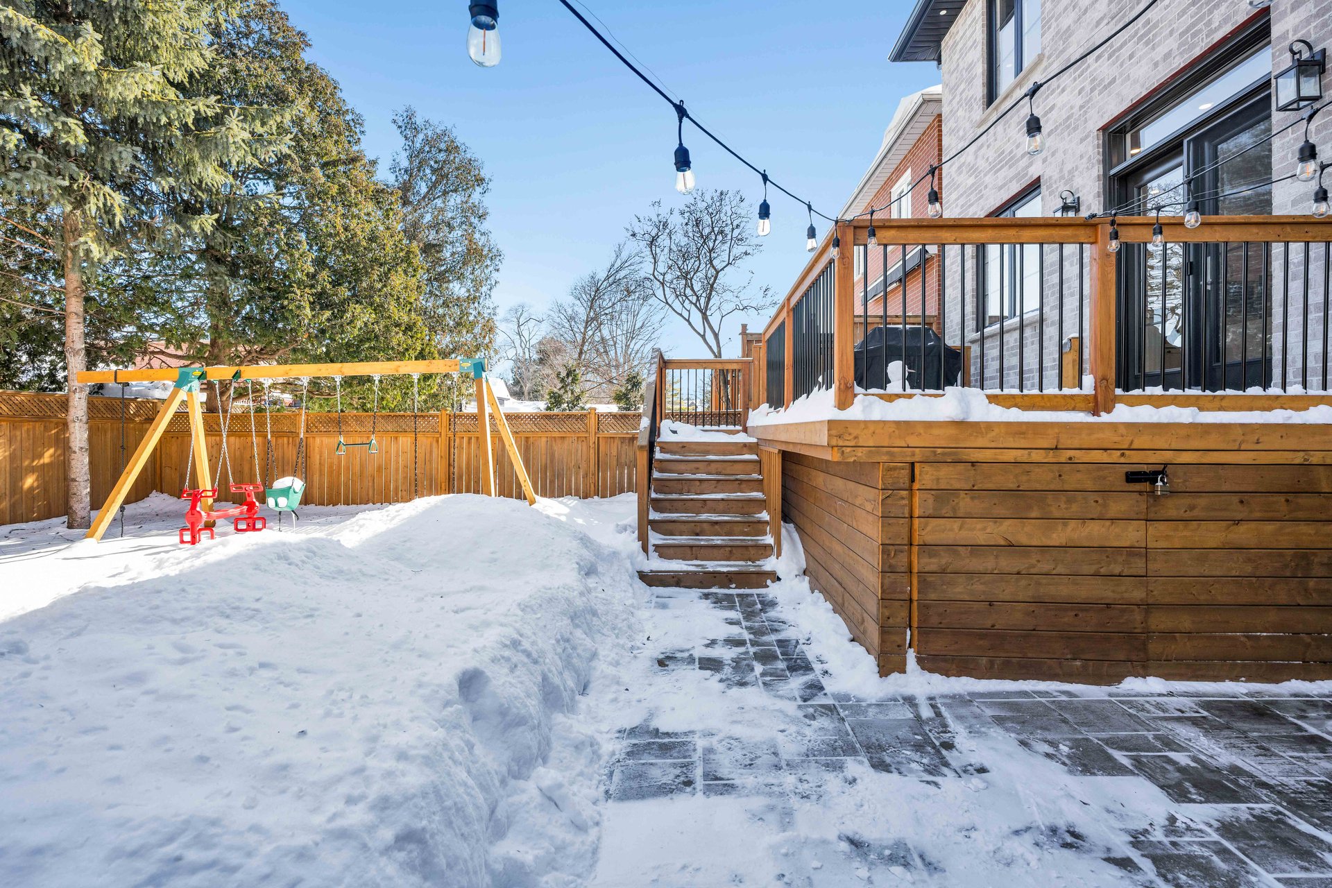 15 Marilyn Cres