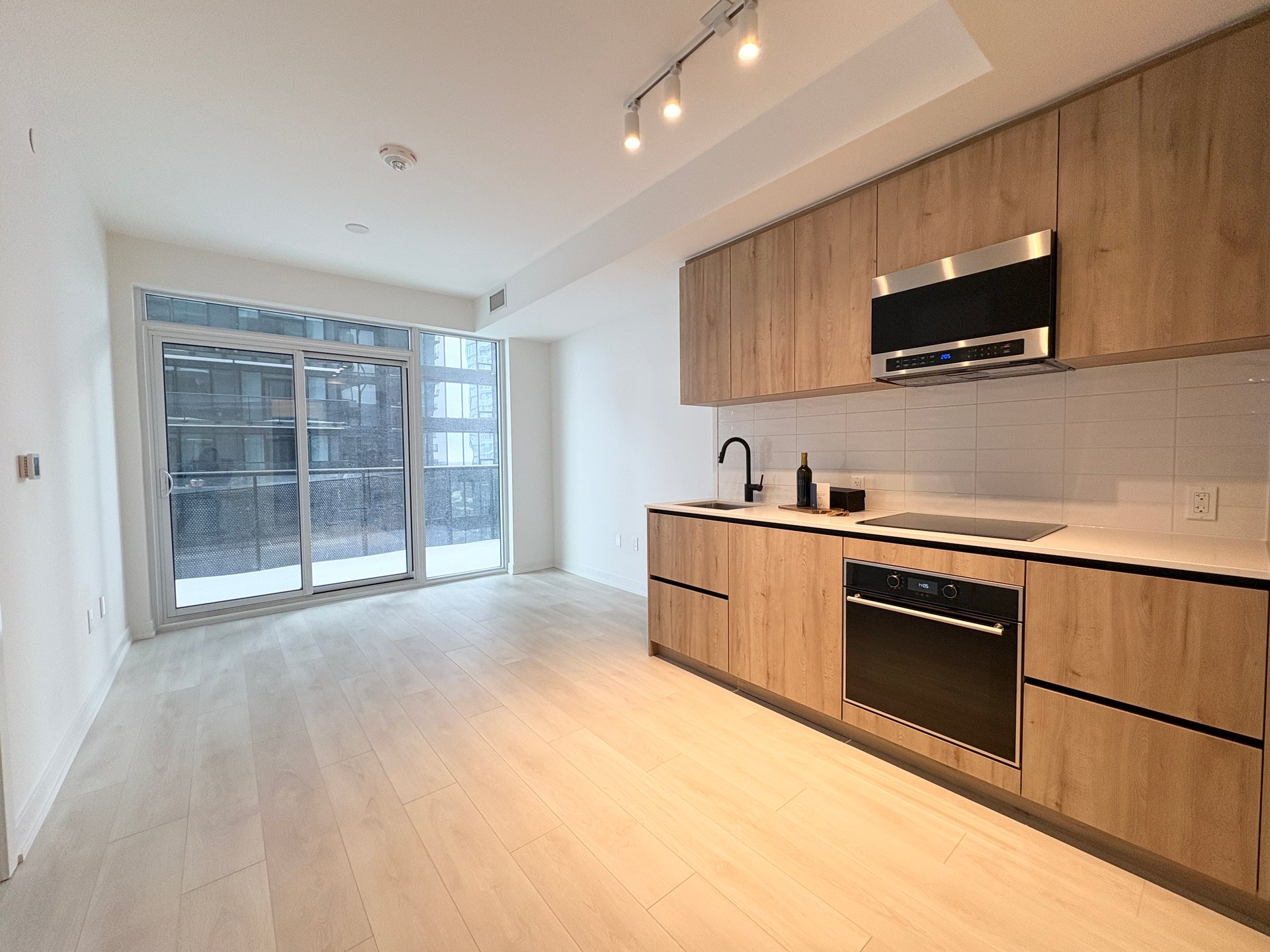 117 Broadway Ave W Unit: 2401