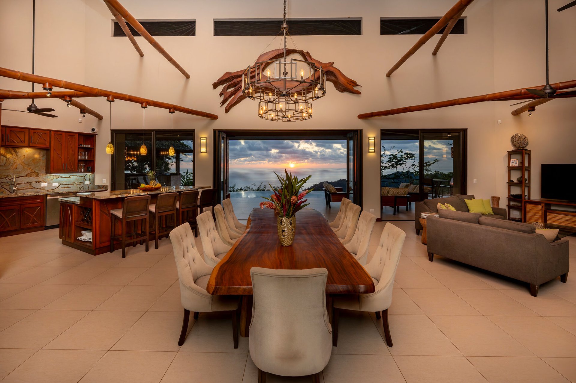 Casa Bambú – LUXURY 5 BEDROOM ESTATE WITH EXCEPTIONAL OCEAN VIEWS