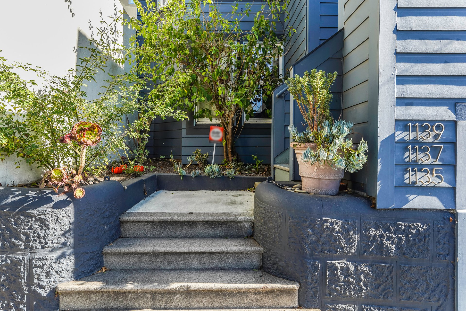 1137-1139  De Haro Street