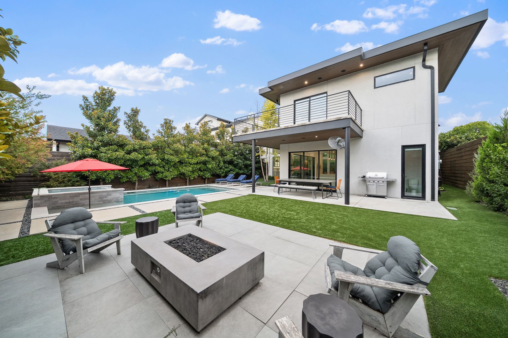 423 W Colorado Boulevard
