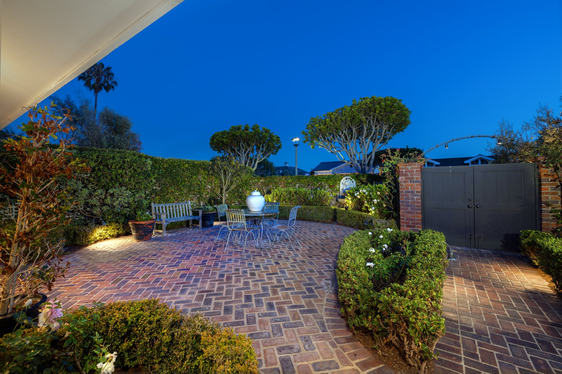  877 Sandcastle Drive
