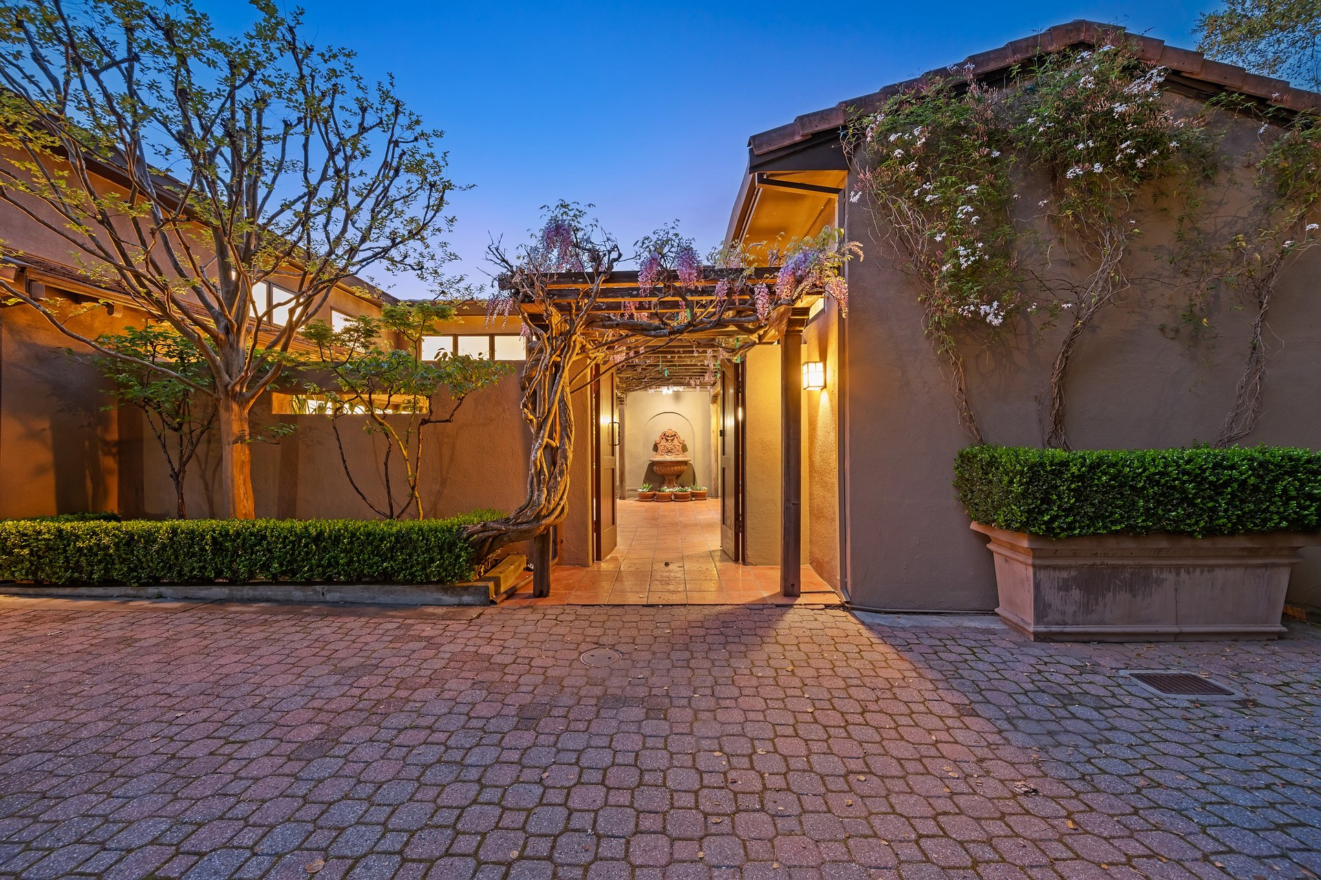 25 Wood Acres Ct