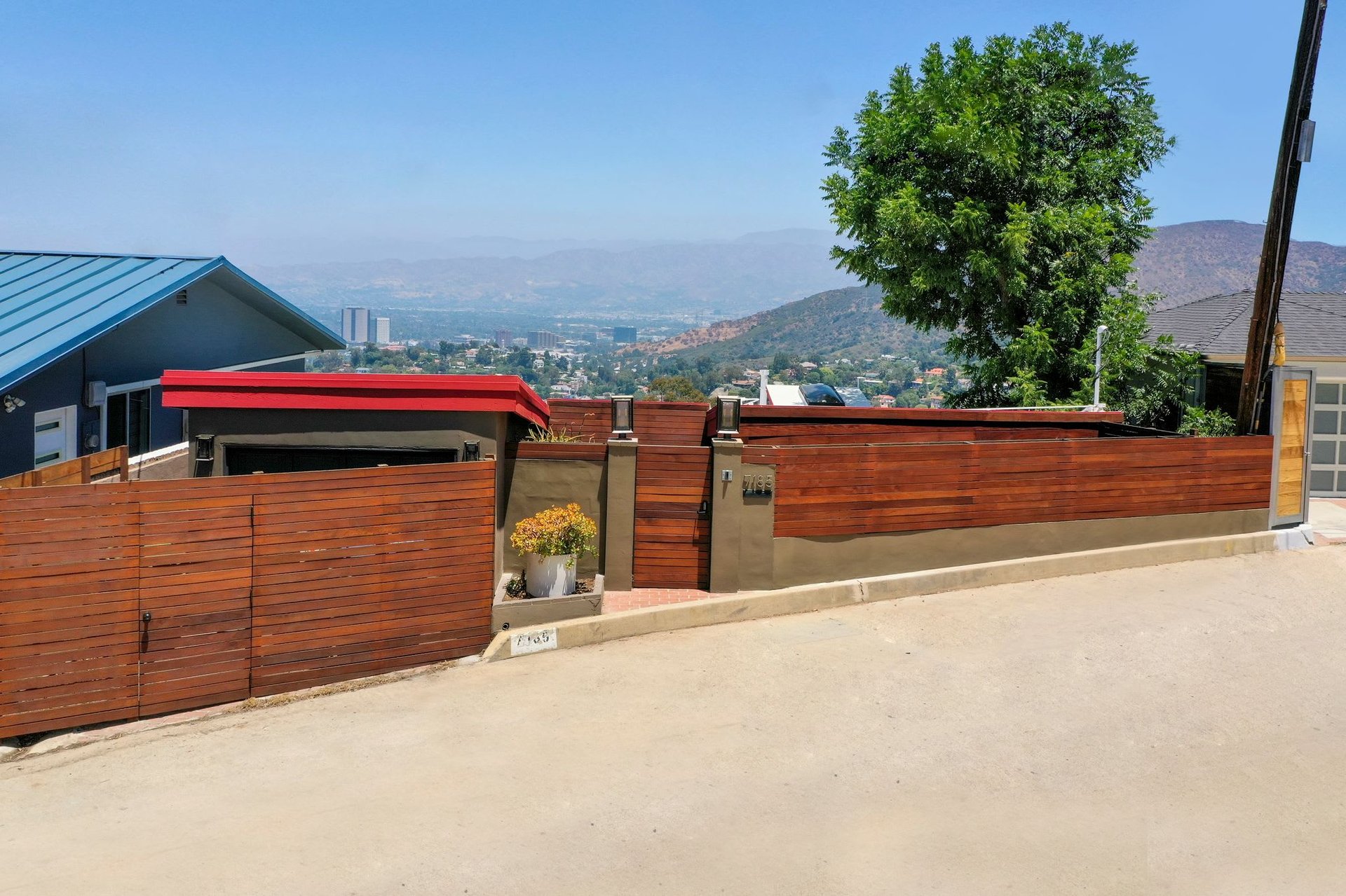  7185 Pacific View Dr