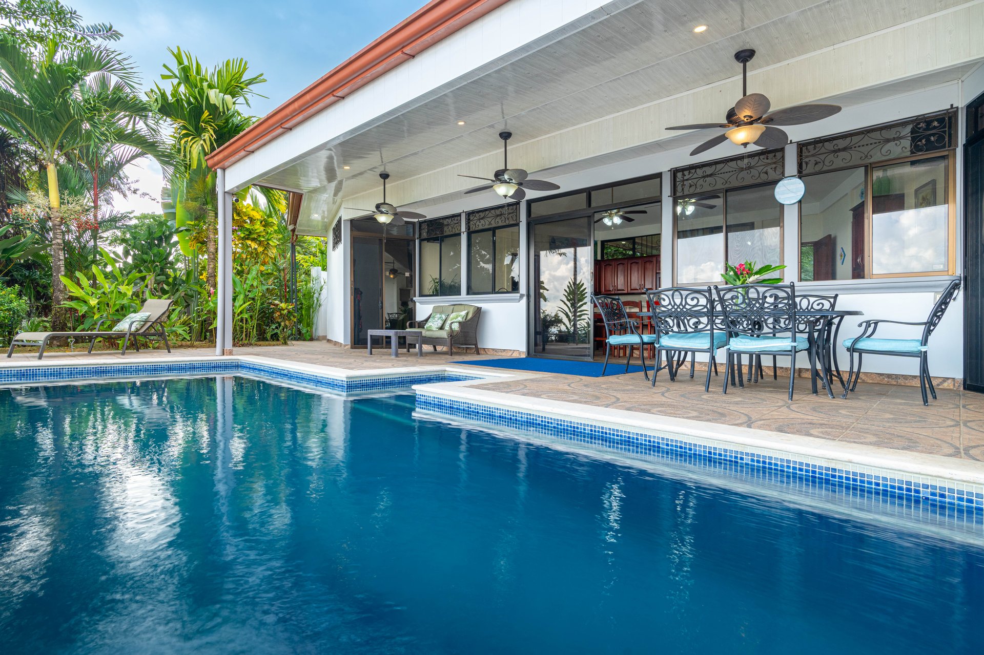 Expansive Ocean Views, Central Ojochal - 3 bed, 3 bath!