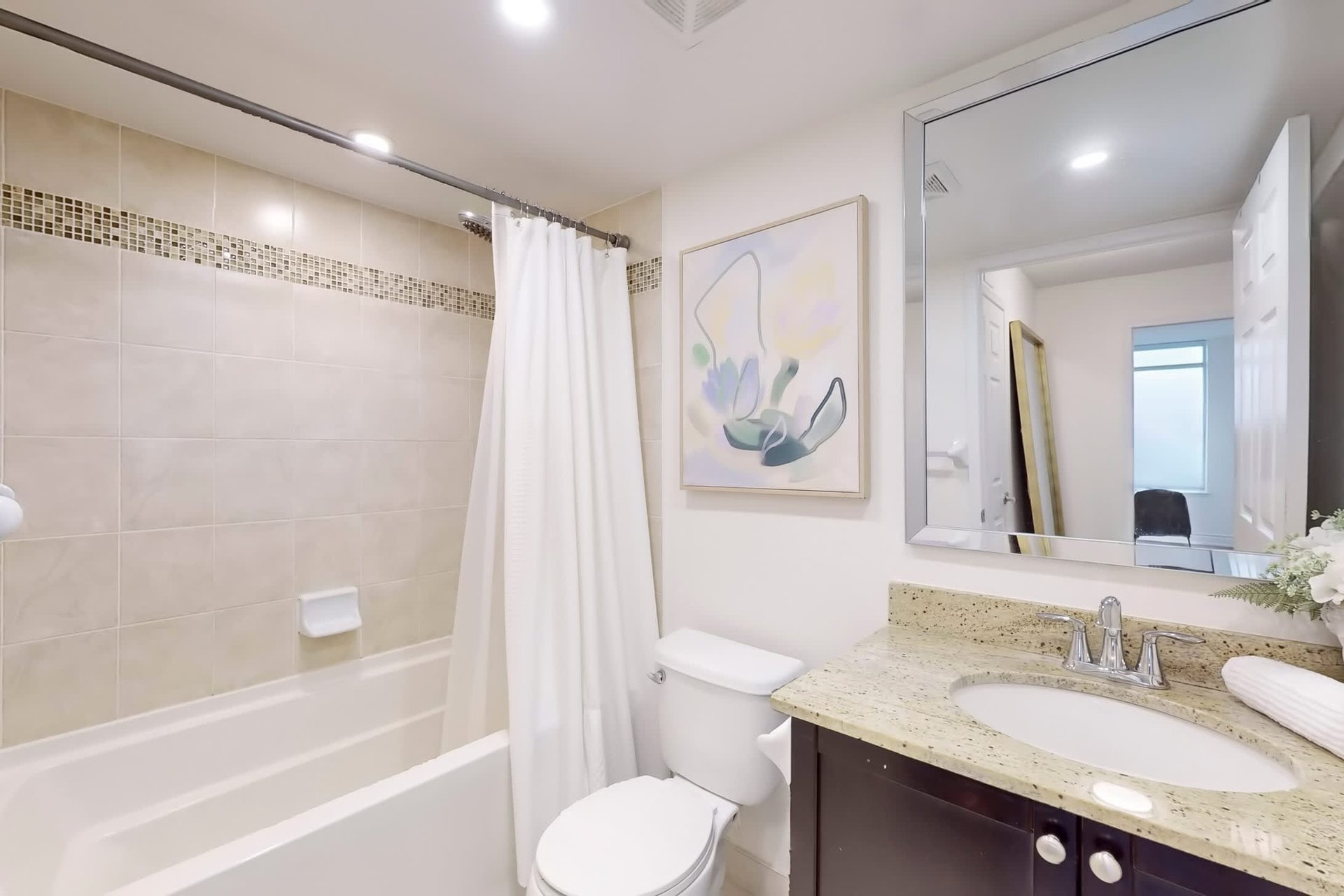 75 King William Cres Unit: LPH13