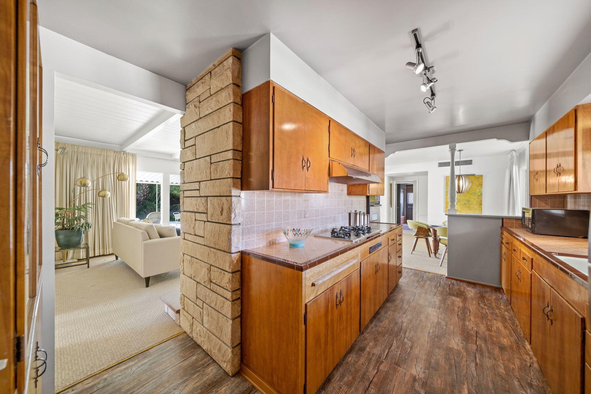 1061 Olive Way