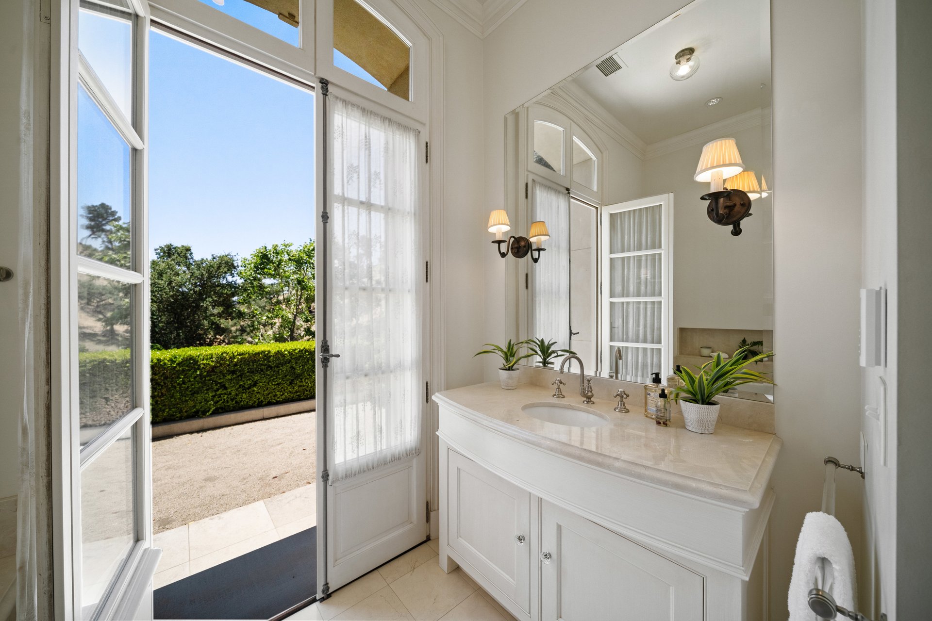 4 Winds Estate