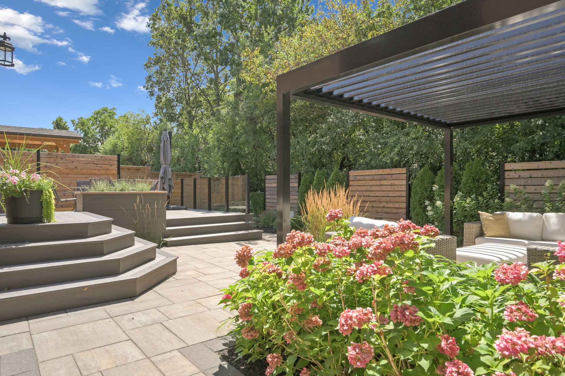 Impressive Home on Ravine Lot in Glen Abbey