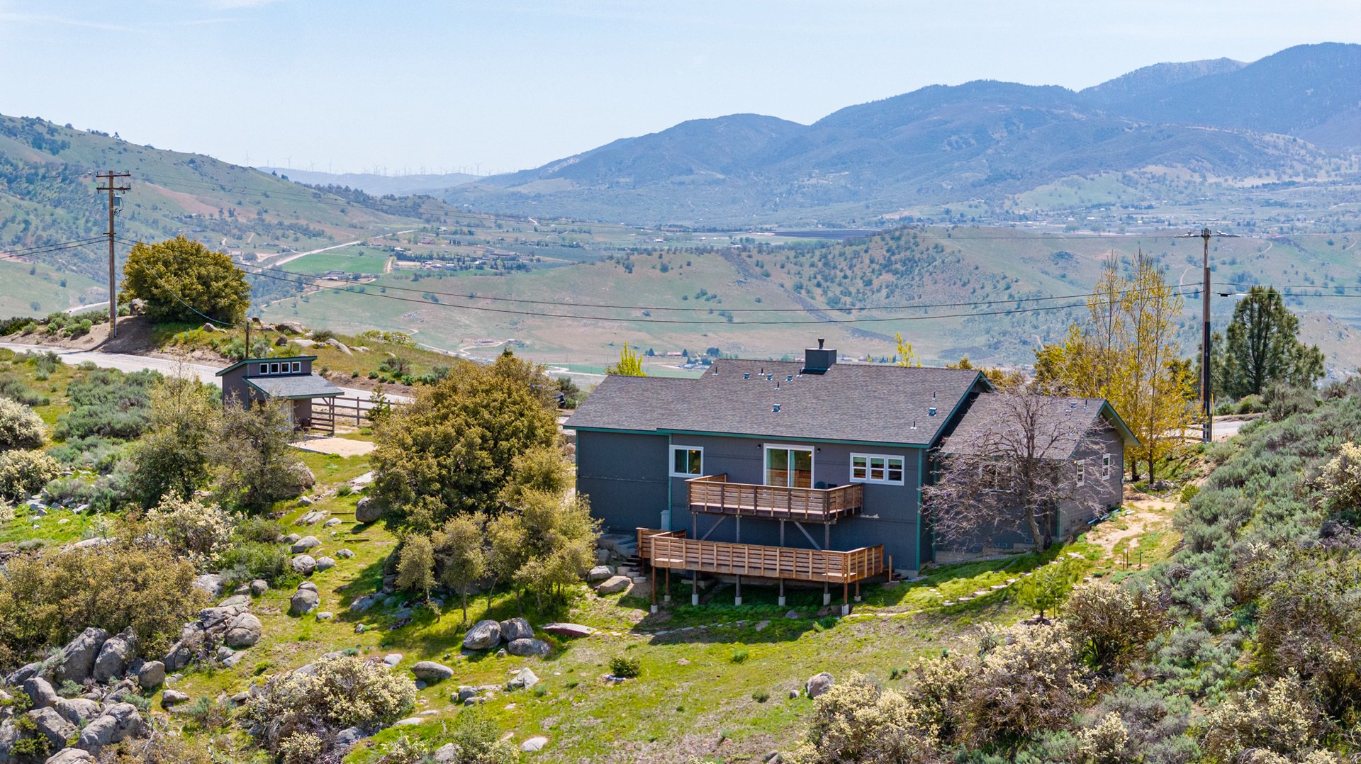 26501 Skyline Dr, Tehachapi, CA 93561 | Craftsman Home for Sale in Bear Valley Springs