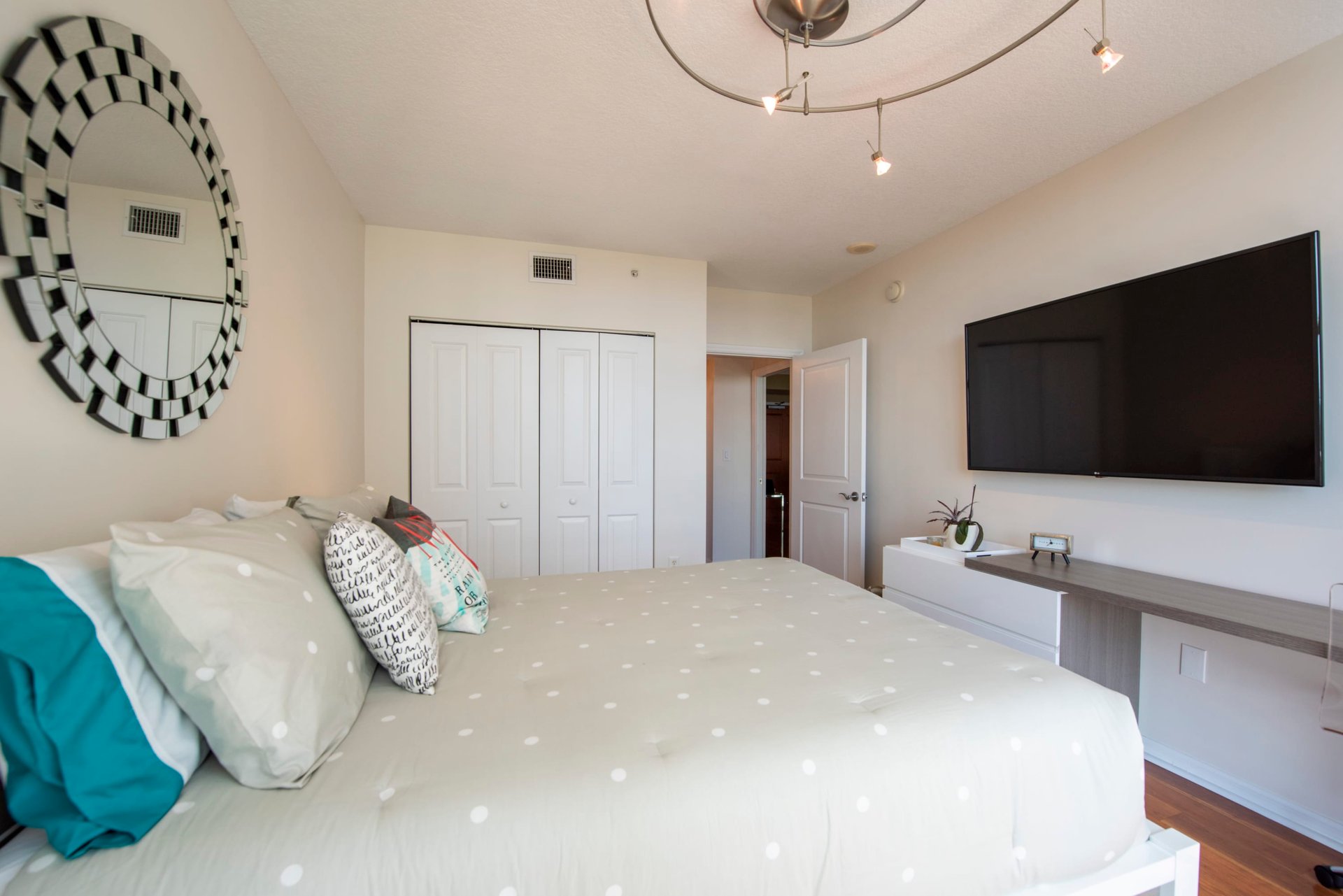 347 N New River Dr Unit: 2102
